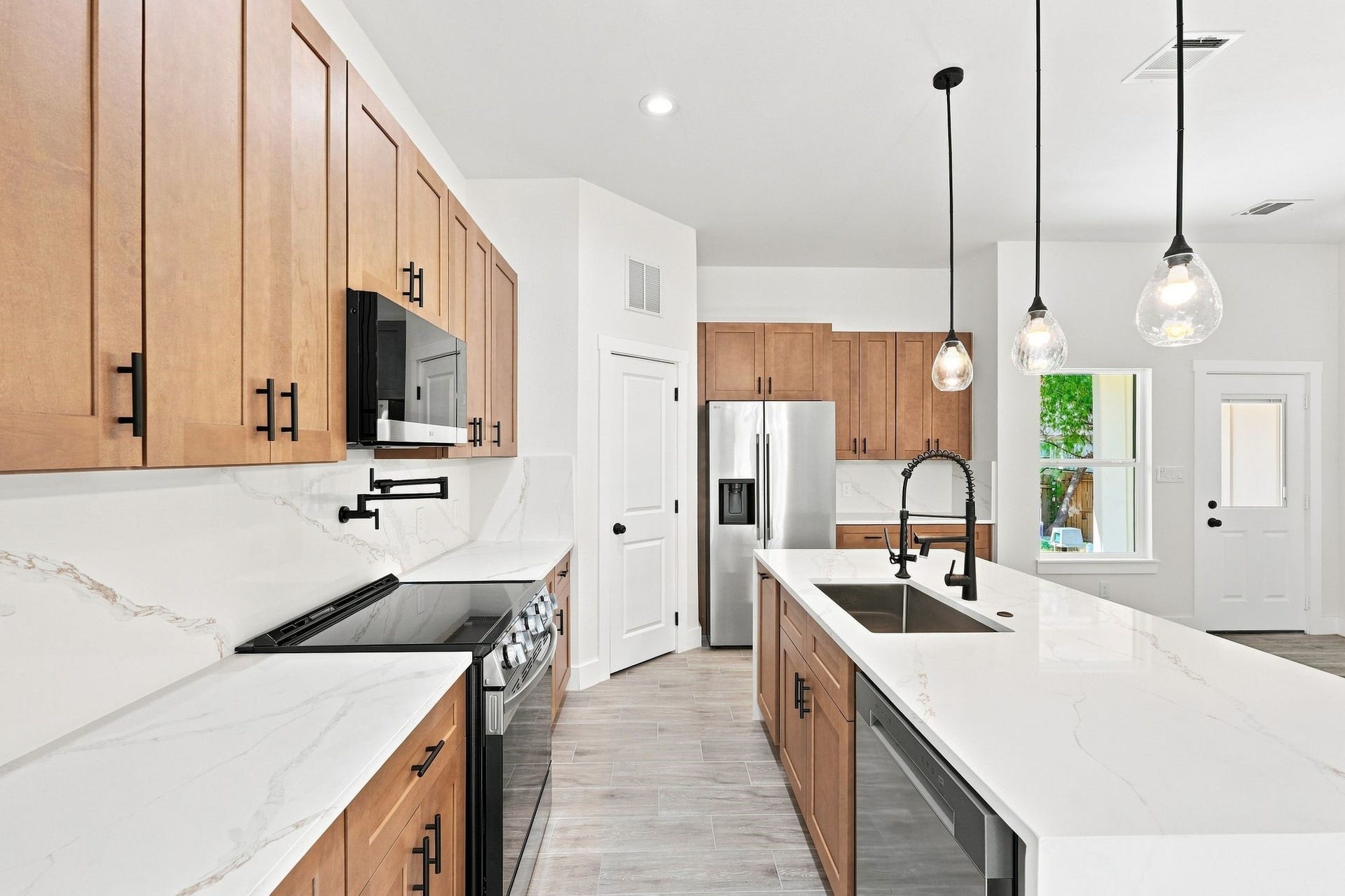 3020 Apache Street, Willis, TX 77378 3020 Apache Street, Willis, TX 77378
