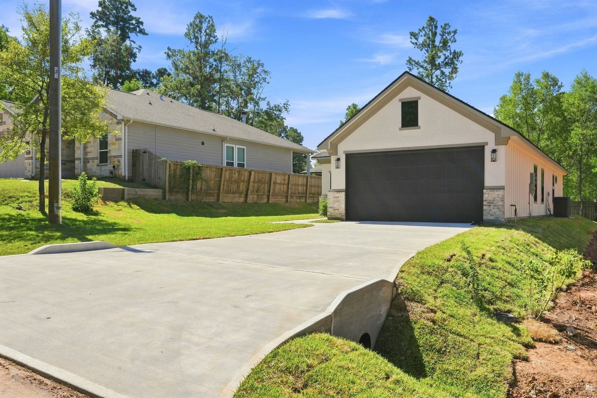 3020 Apache Street, Willis, TX 77378 3020 Apache Street, Willis, TX 77378
