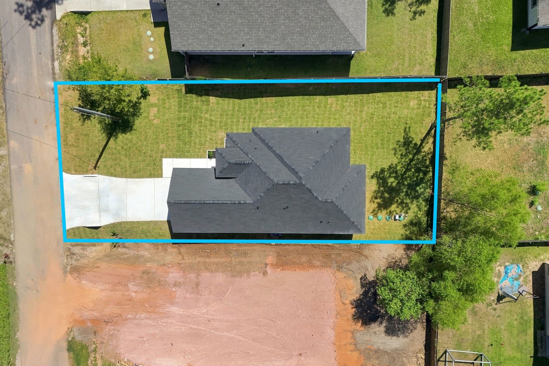 3020 Apache Street, Willis, TX 77378 3020 Apache Street, Willis, TX 77378