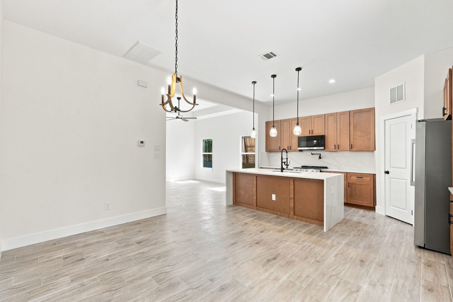 3020 Apache Street, Willis, TX 77378 3020 Apache Street, Willis, TX 77378