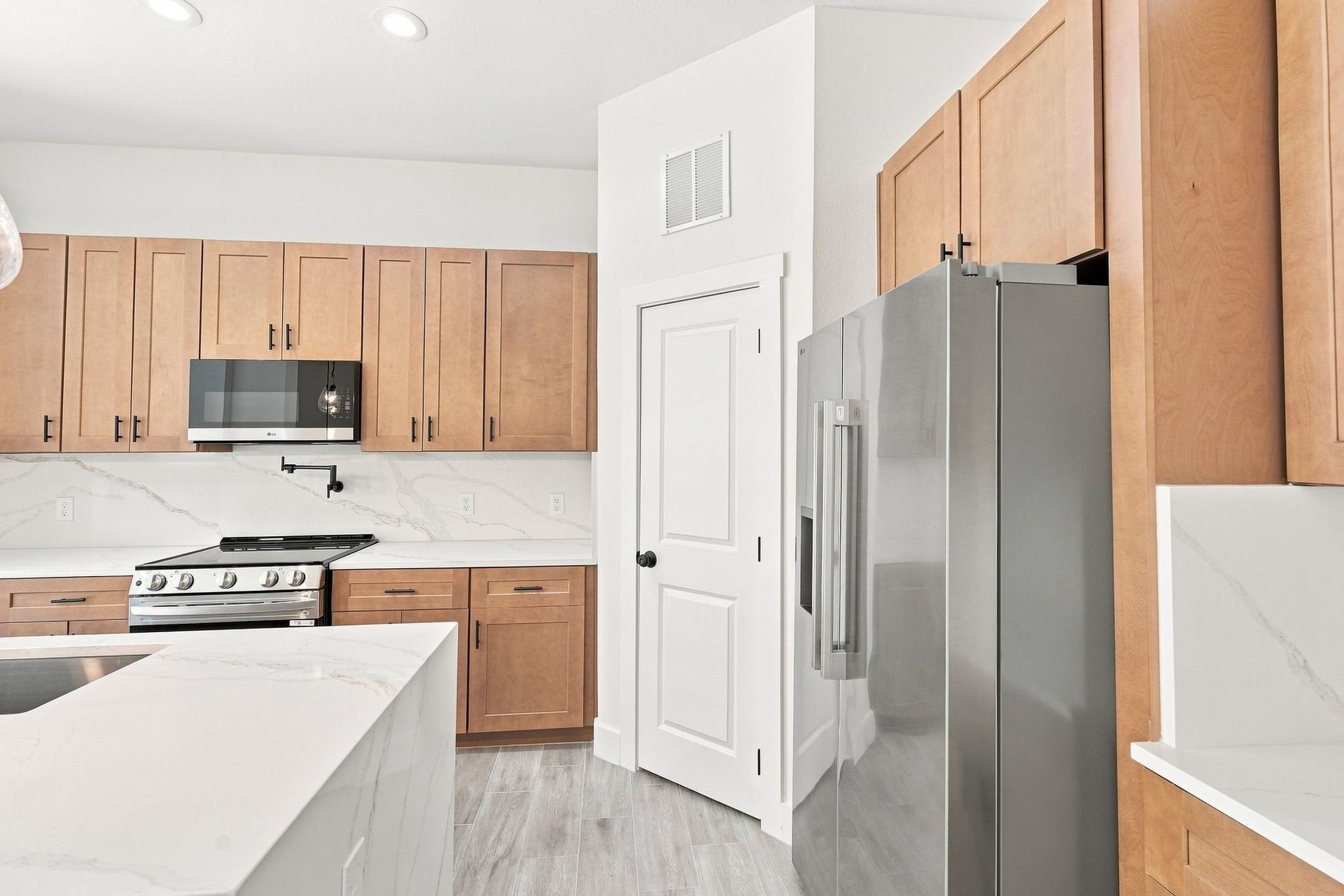 3020 Apache Street, Willis, TX 77378 3020 Apache Street, Willis, TX 77378