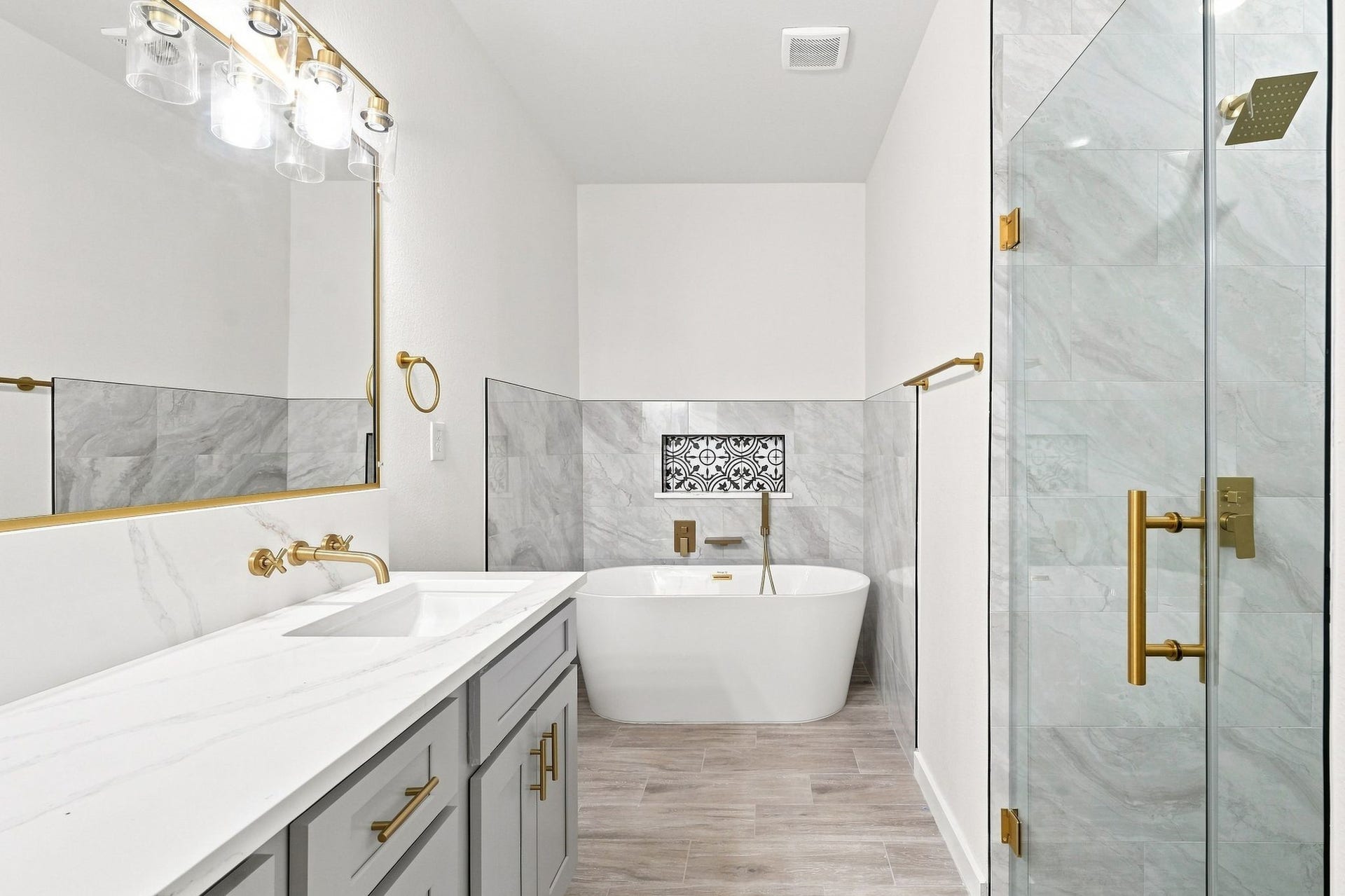 3020 Apache Street, Willis, TX 77378 3020 Apache Street, Willis, TX 77378