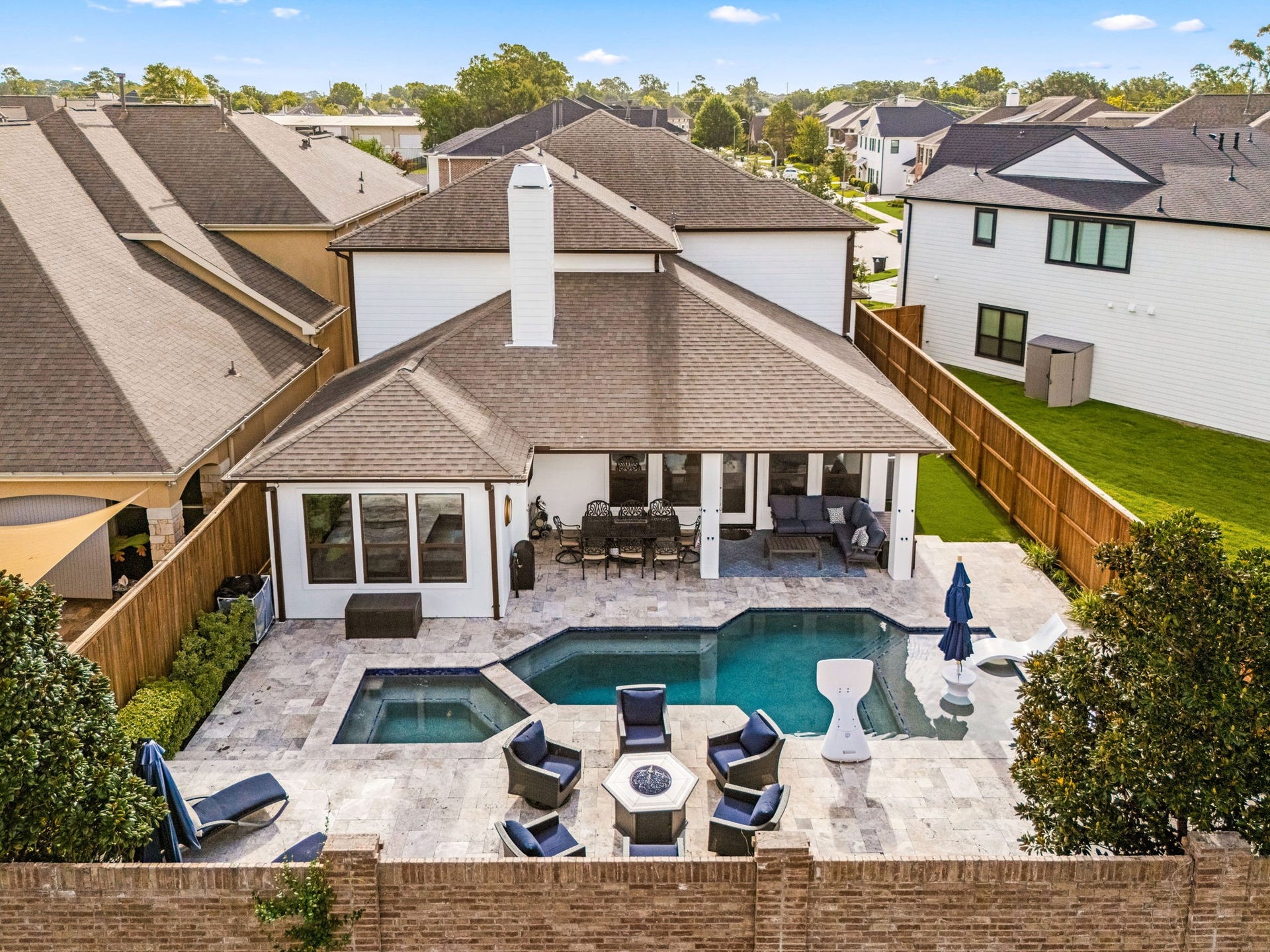 1847 Candlelight Place Drive, Houston, TX 77018 Gorgeous pool, spa & landscaping. Literally a maintenance free yard!