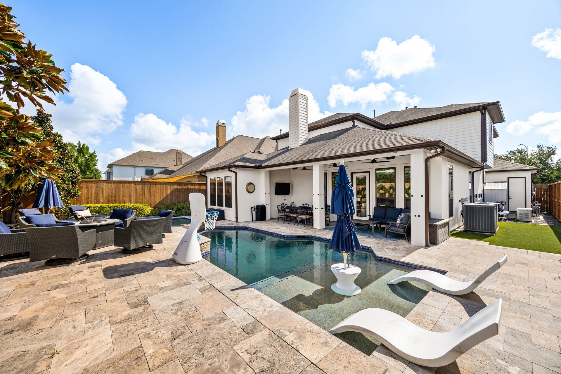 1847 Candlelight Place Drive, Houston, TX 77018 Gorgeous pool decking and pool d.esign