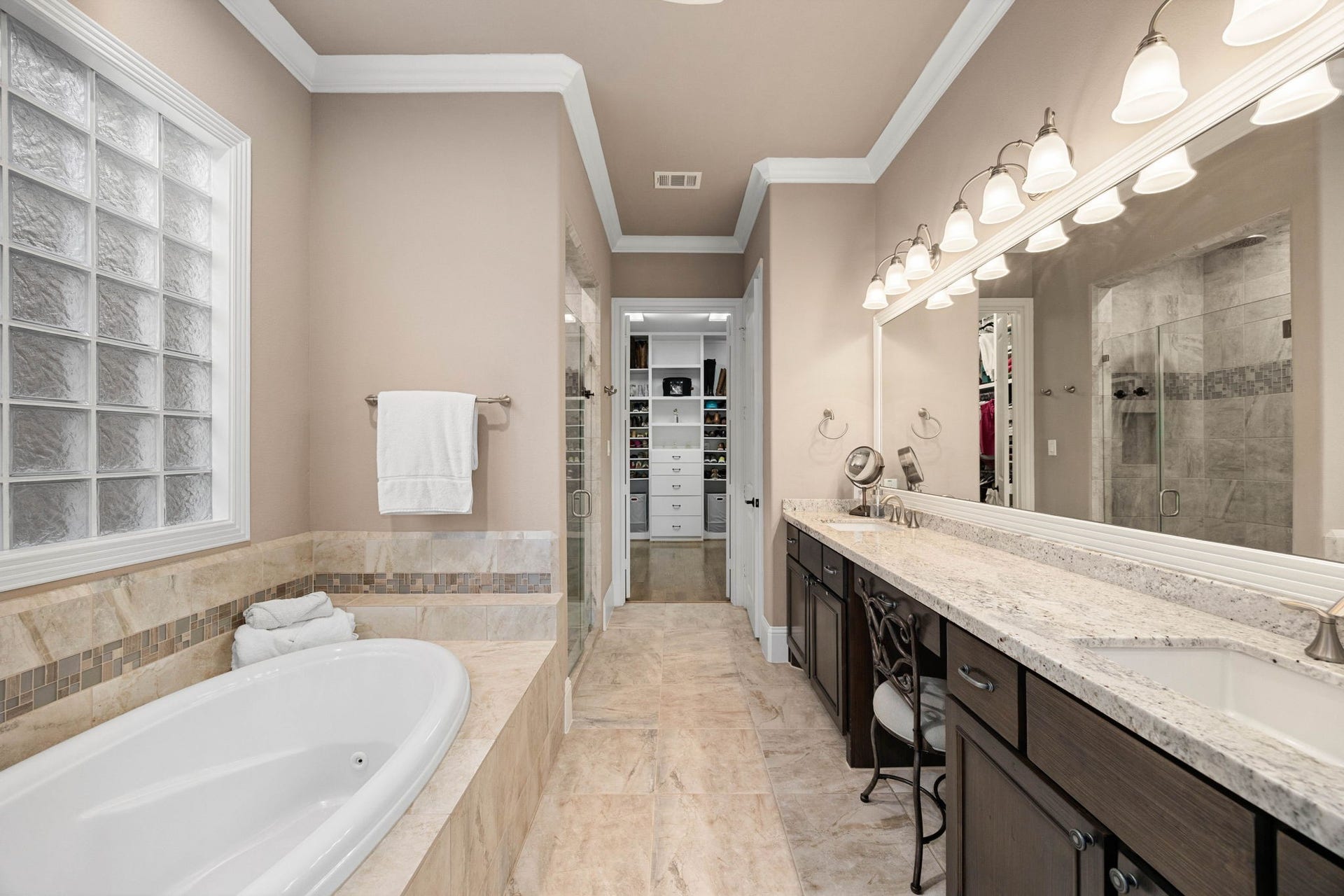 1847 Candlelight Place Drive, Houston, TX 77018 1847 Candlelight Place Drive, Houston, TX 77018