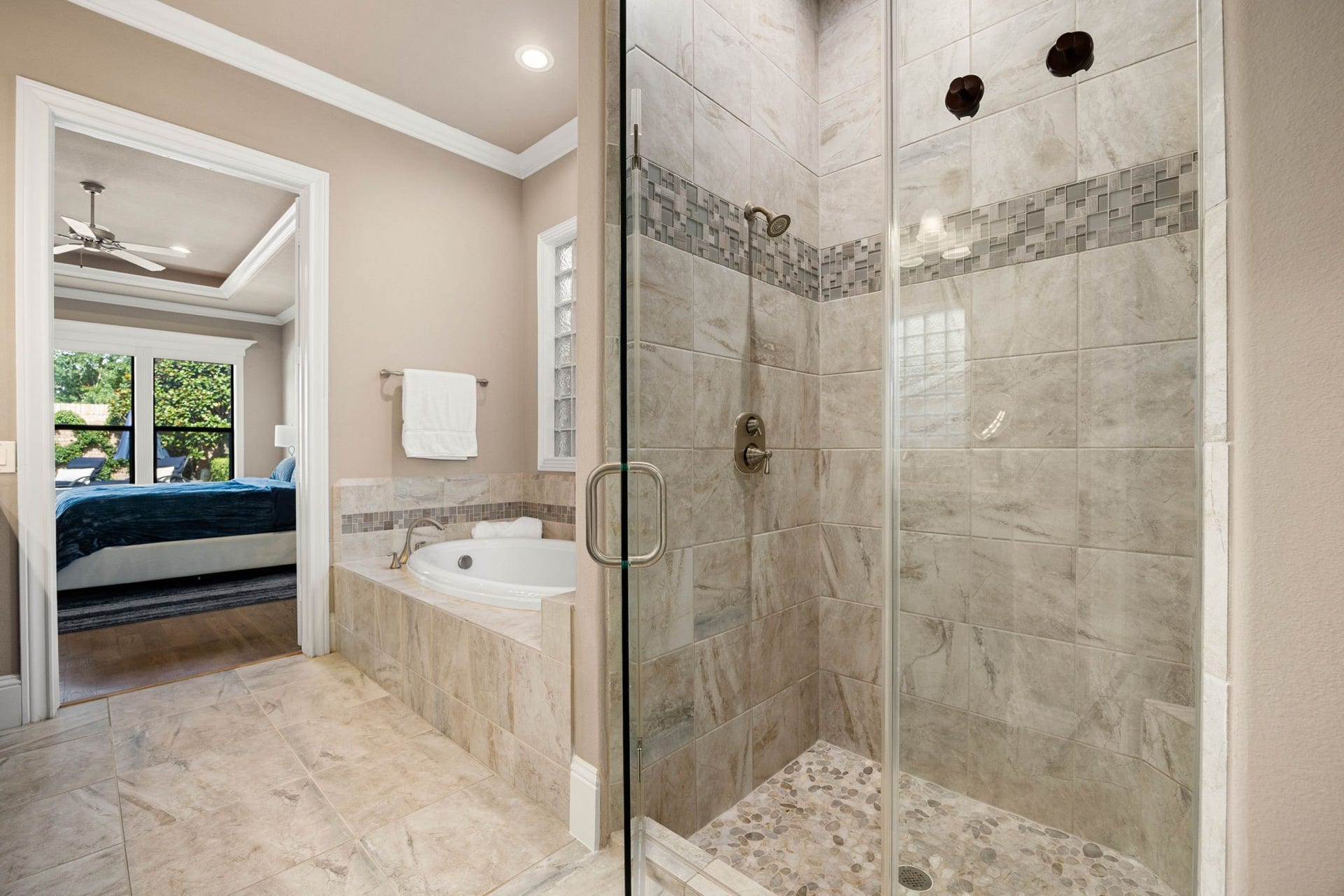 1847 Candlelight Place Drive, Houston, TX 77018 1847 Candlelight Place Drive, Houston, TX 77018