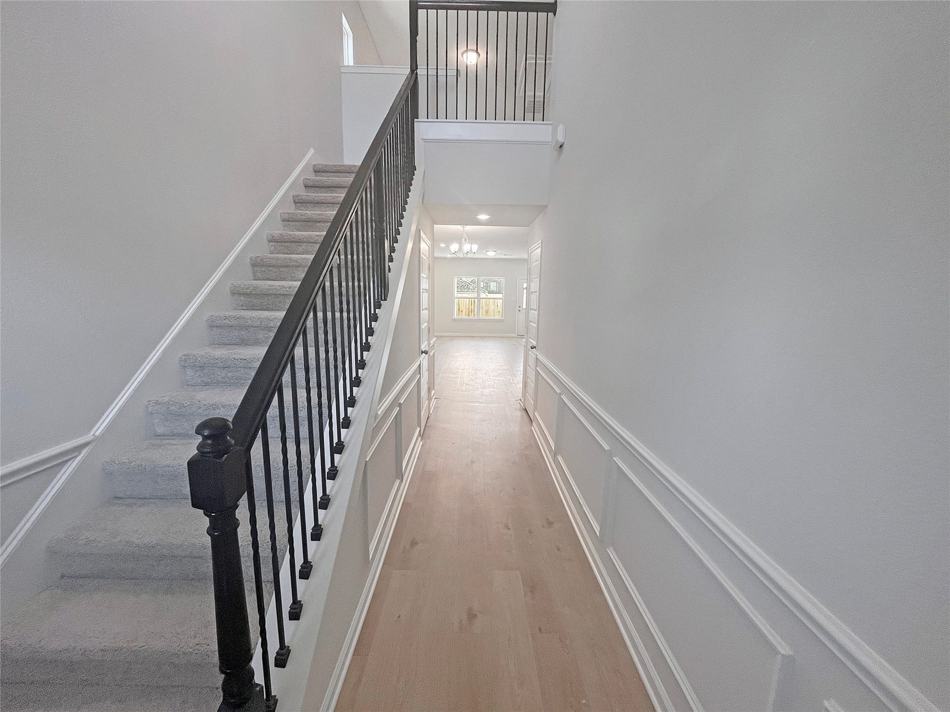 649 Cherry Tree Drive, La Marque, TX 77568 The Robin II- Foyer. Sample image to be used for example only, colors, options and upgrades vary.
