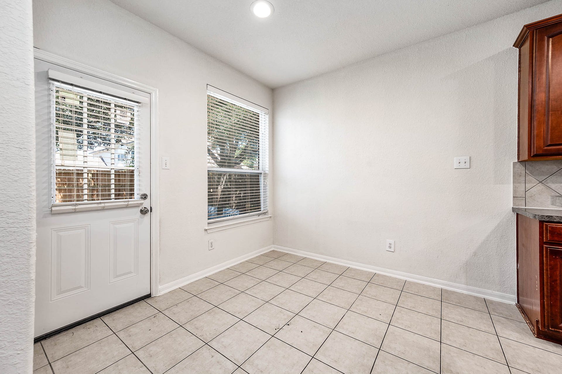 2032 Creek Shore Lane, Pearland, TX 77581