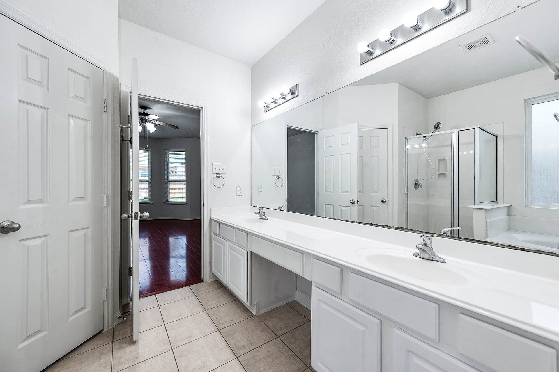 2032 Creek Shore Lane, Pearland, TX 77581
