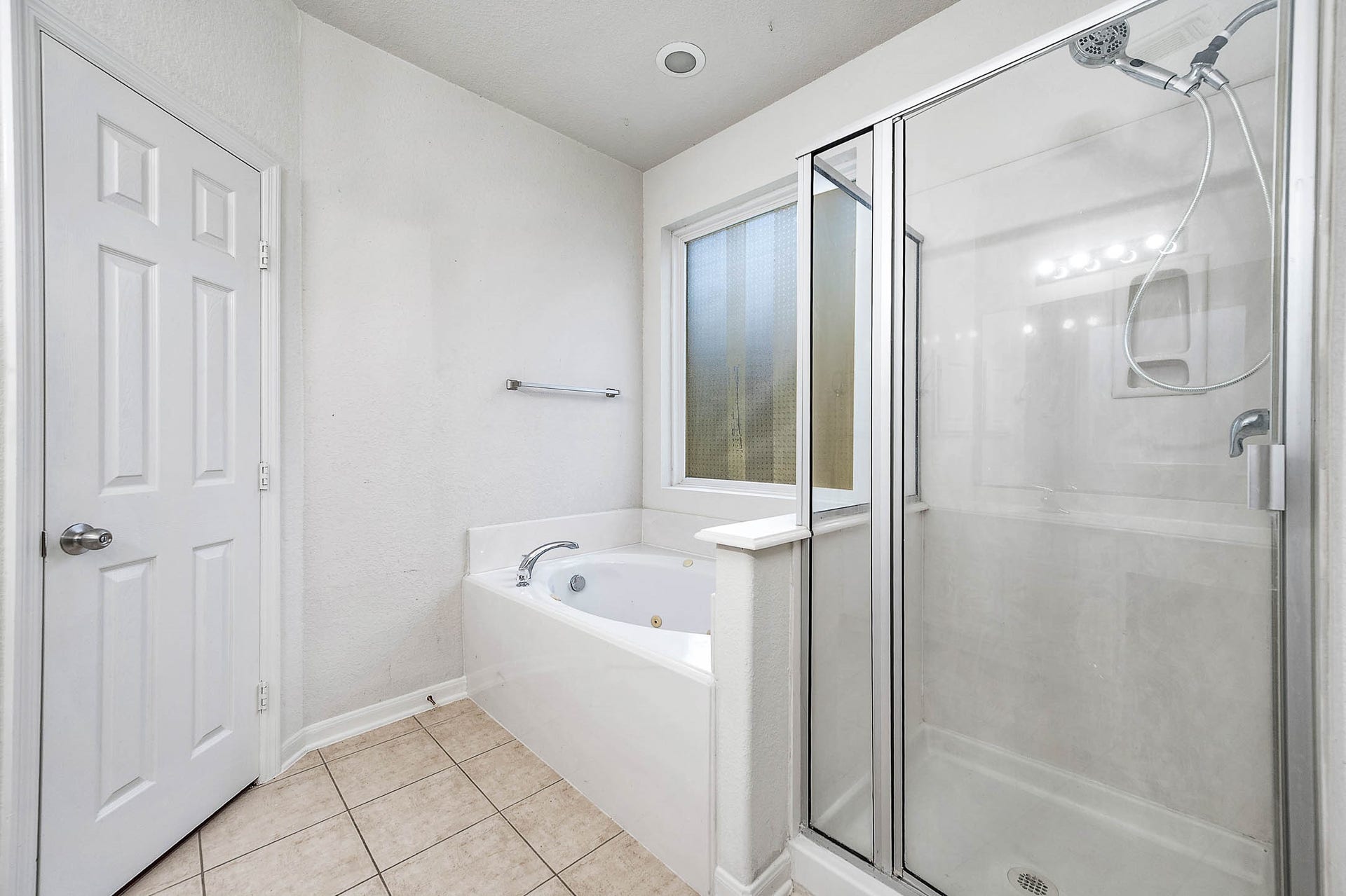 2032 Creek Shore Lane, Pearland, TX 77581