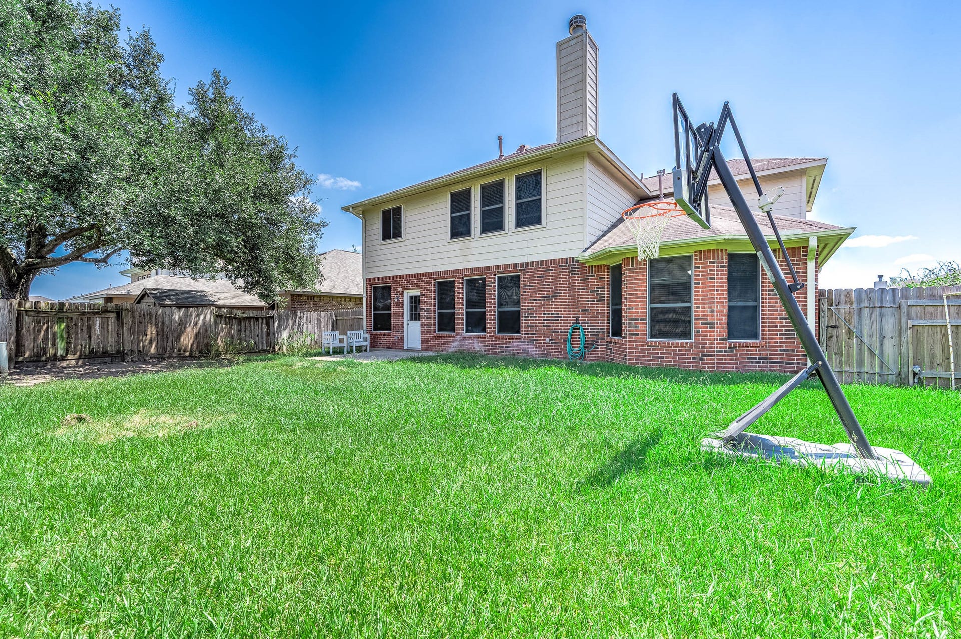 2032 Creek Shore Lane, Pearland, TX 77581