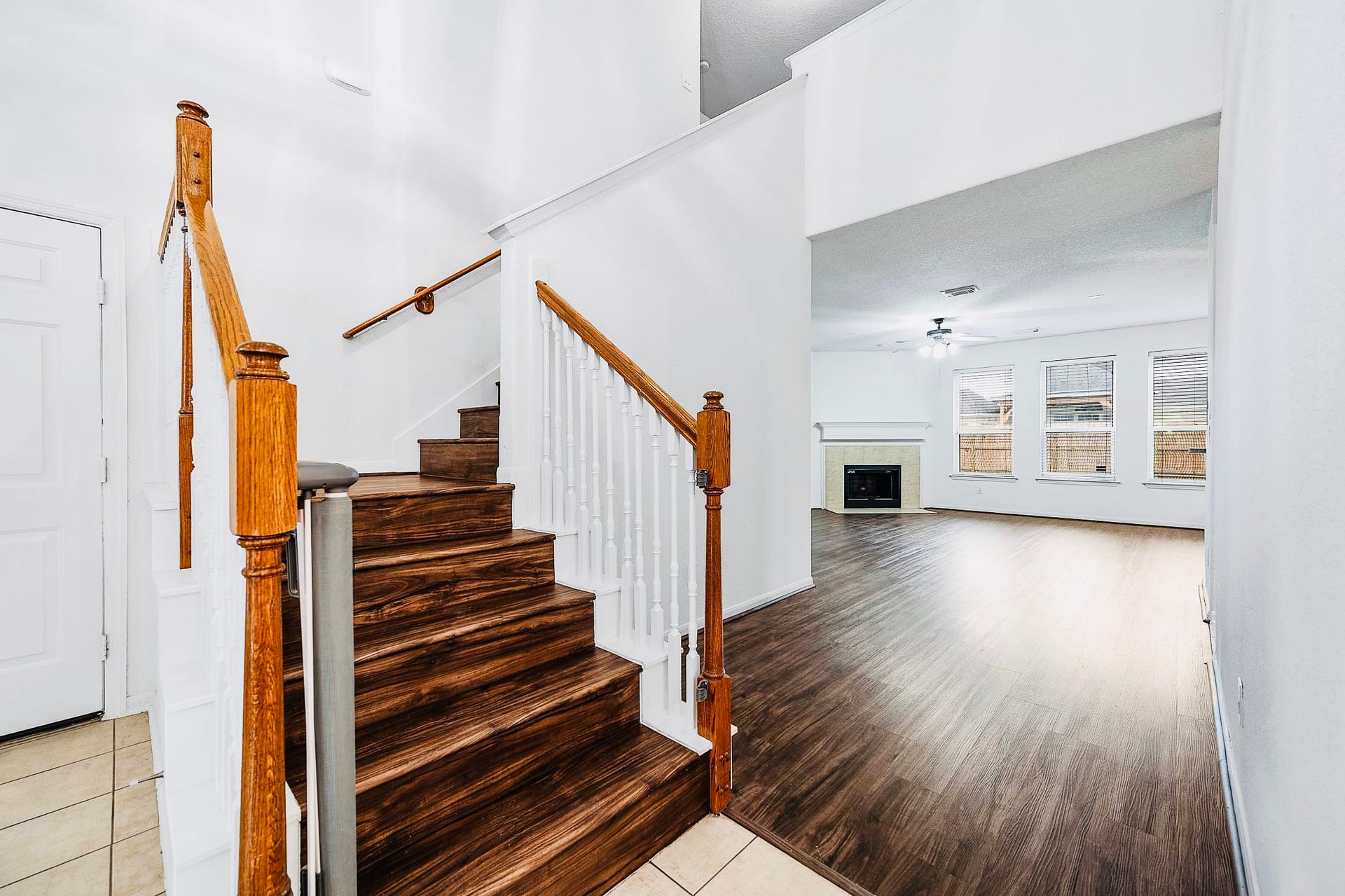 2032 Creek Shore Lane, Pearland, TX 77581