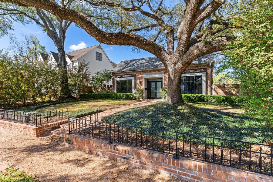 Property photo for 2130 Stanmore, Houston, TX