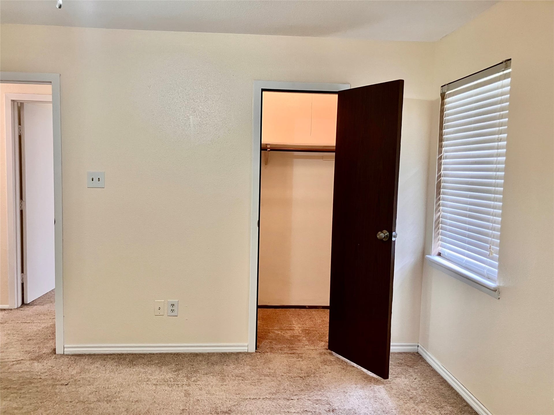 2301 Williams Drive, La Marque, TX 77568 primary bedroom with good size closet (3)