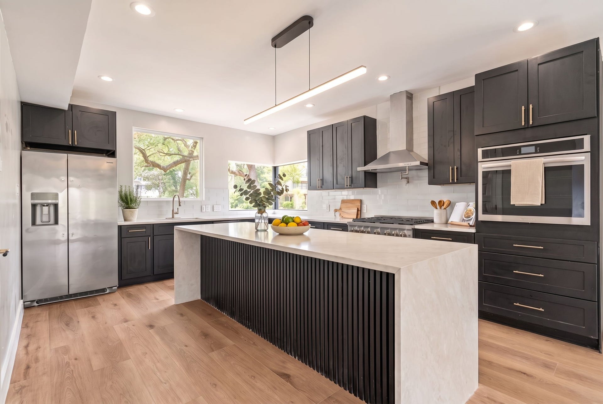 3 Rain Fern Court, The Woodlands, TX 77380 Virtually staged