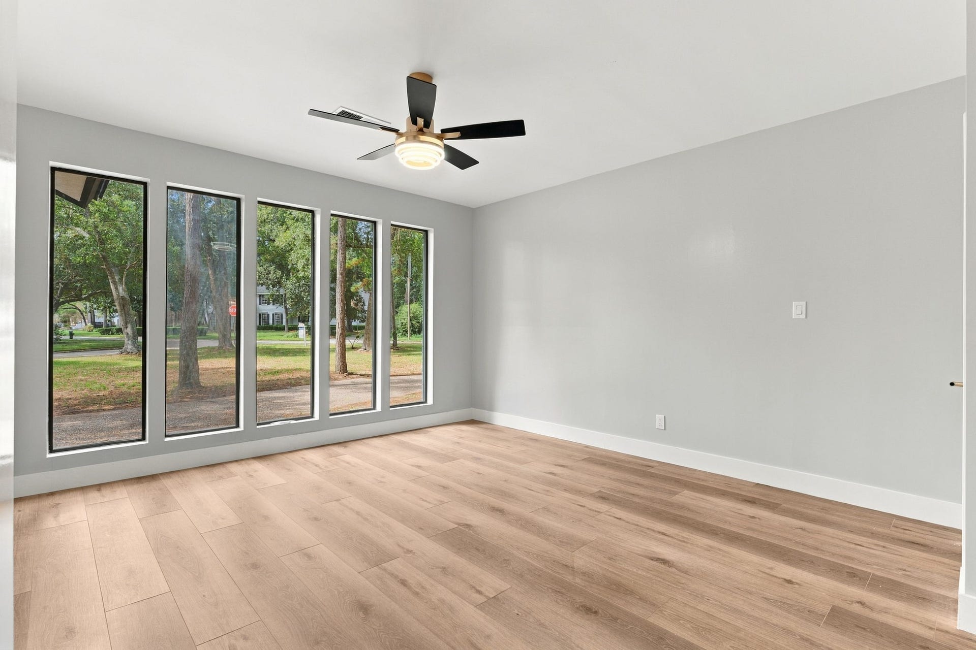 3 Rain Fern Court, The Woodlands, TX 77380 1st level 2nd bedroom/office/flex space