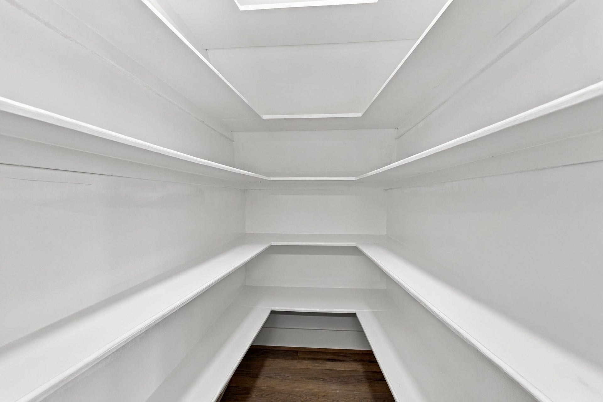 3 Rain Fern Court, The Woodlands, TX 77380 Spacious pantry space