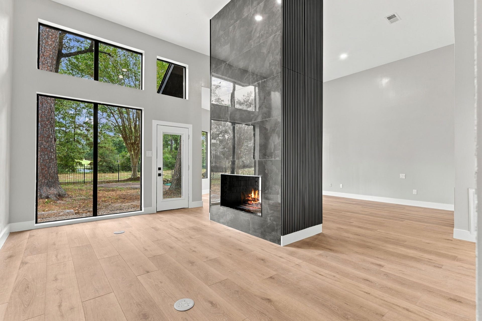 3 Rain Fern Court, The Woodlands, TX 77380 1st level primary doorway view