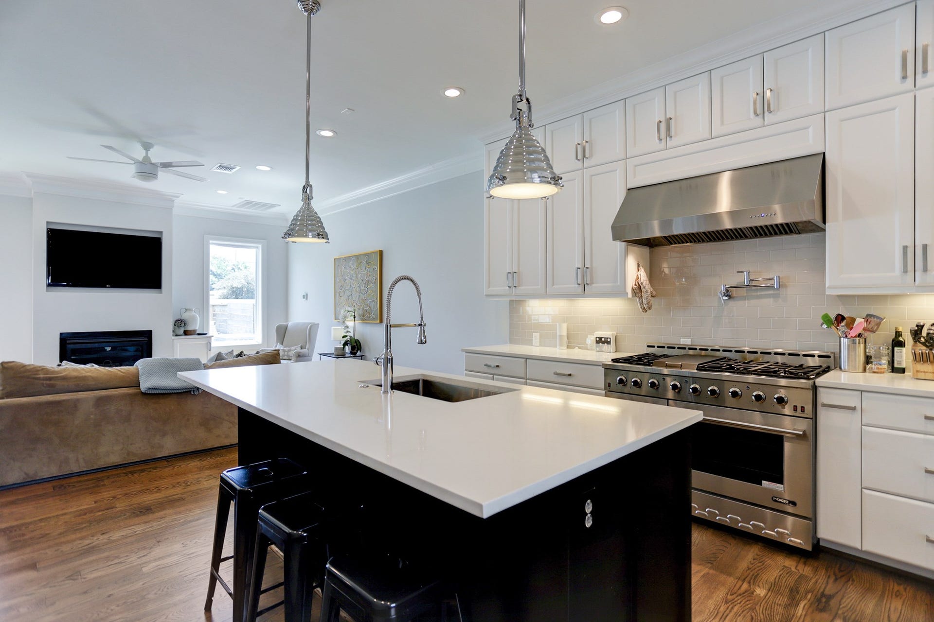 1632 Potomac Drive, Houston, TX 77057 1632 Potomac Drive, Houston, TX 77057