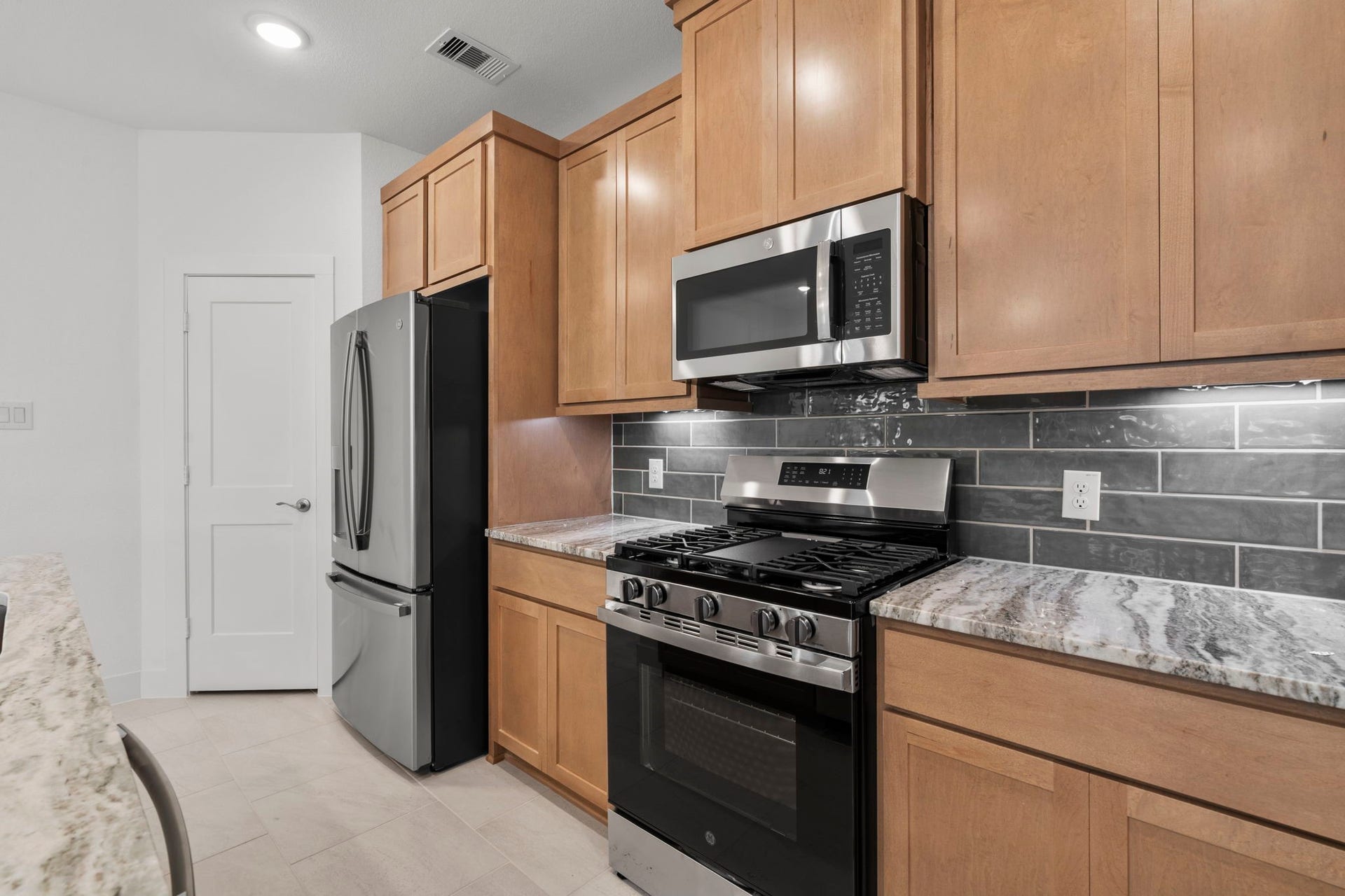 5267 Celestial Court, Iowa Colony, TX 77583 Photos are REPRESENTATIVE of the home /floor plan and are NOT of the actual home. Selections, features, and room options vary.