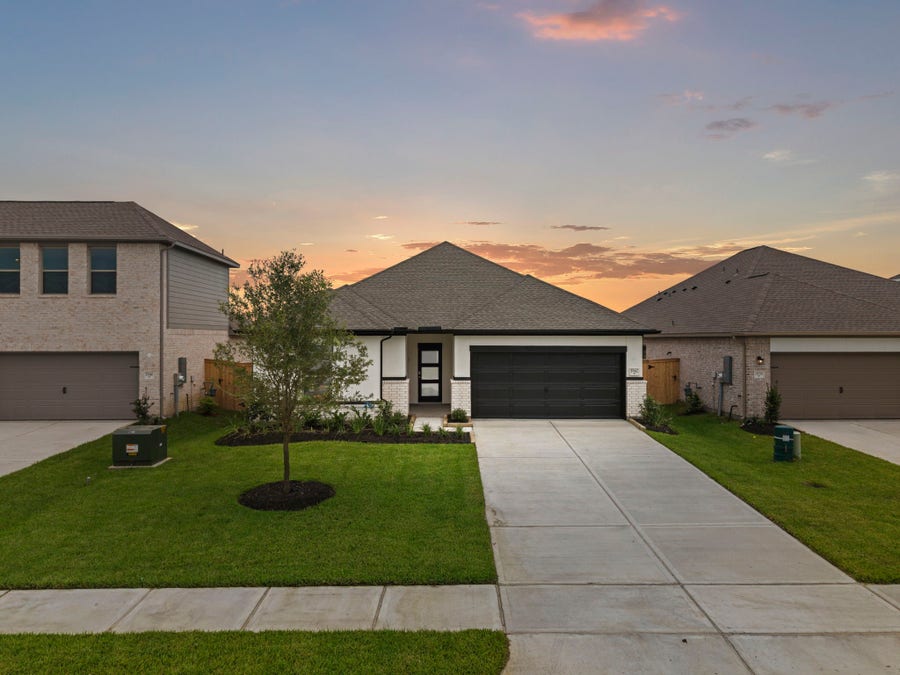 Property photo for 1942 Stargazer Lane, Angleton, TX