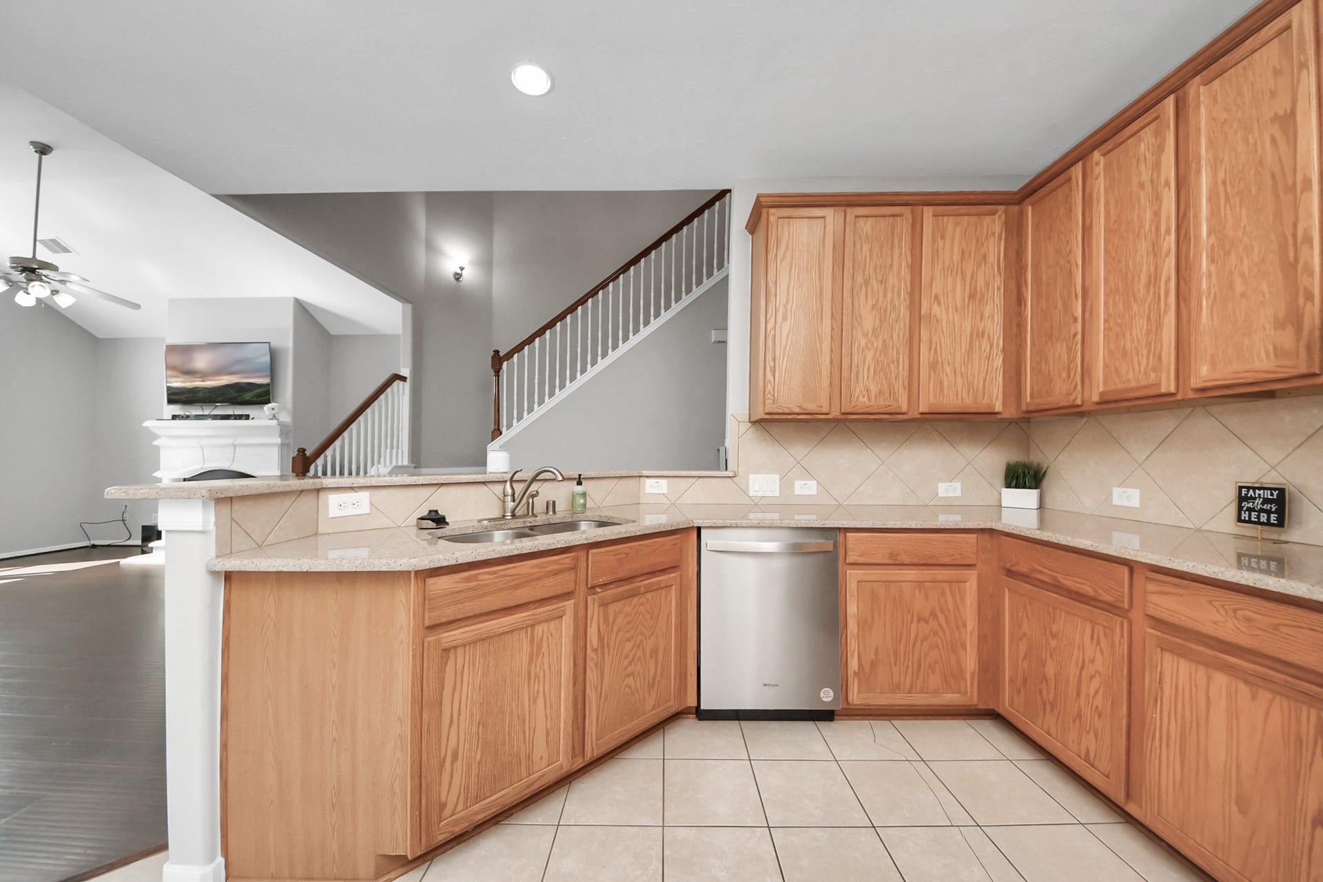 6114 Hollydale Ridge Lane, Katy, TX 77494 Kitchen opens up to the living room