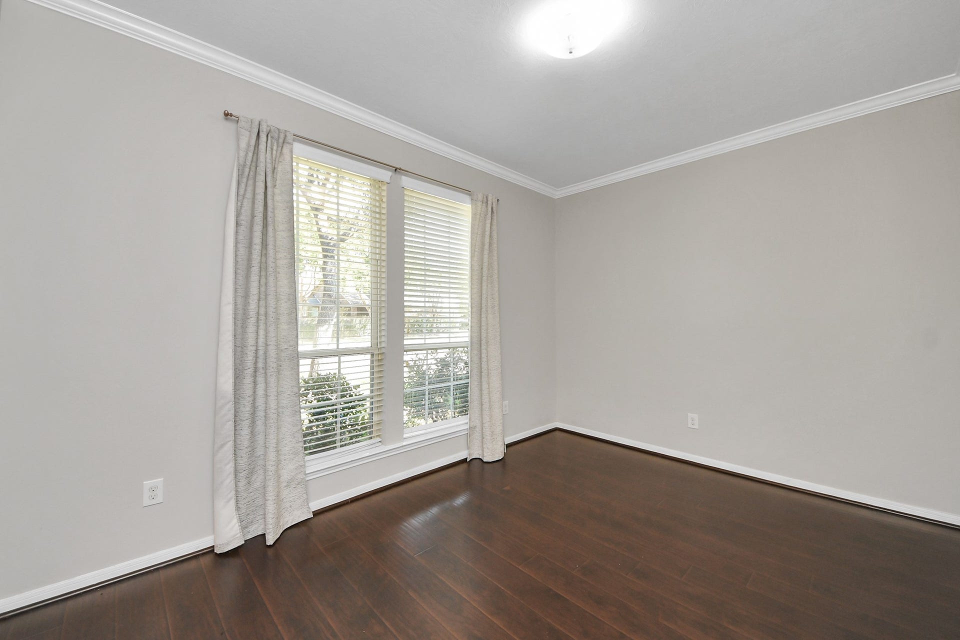 6114 Hollydale Ridge Lane, Katy, TX 77494 Front room/home office/flex space