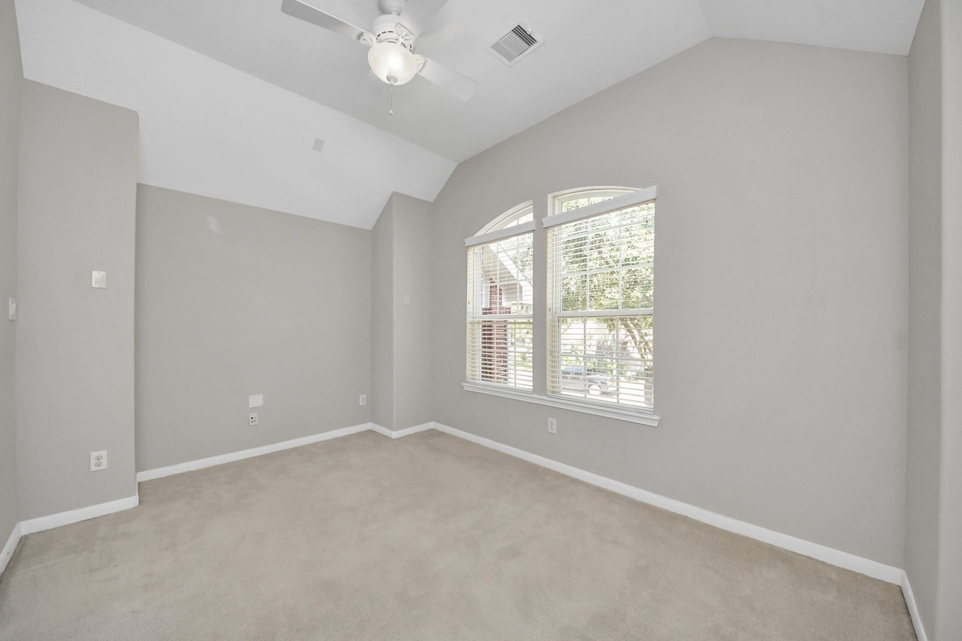 6114 Hollydale Ridge Lane, Katy, TX 77494 Upstairs media room