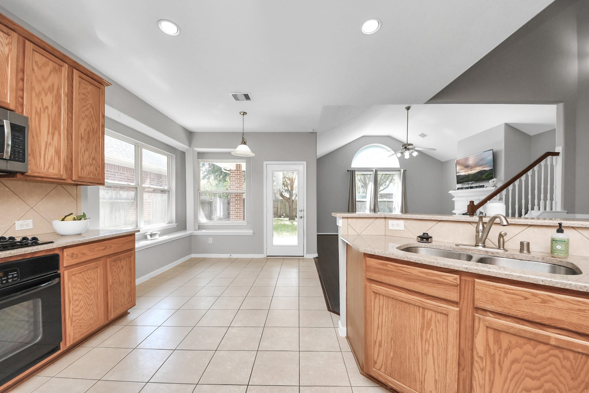 6114 Hollydale Ridge Lane, Katy, TX 77494 Breakfast area