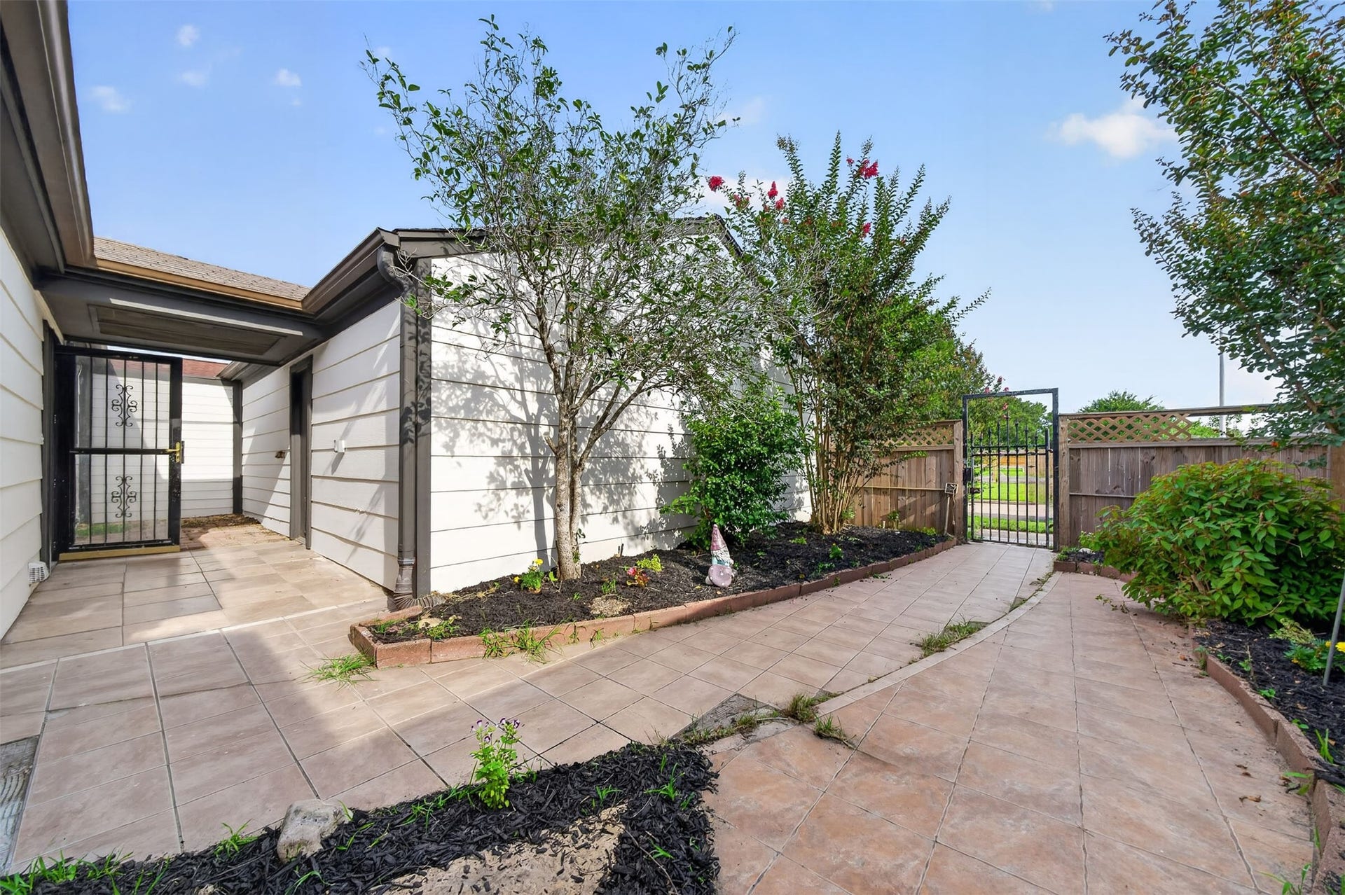 6 Quailwood Drive, Baytown, TX 77521