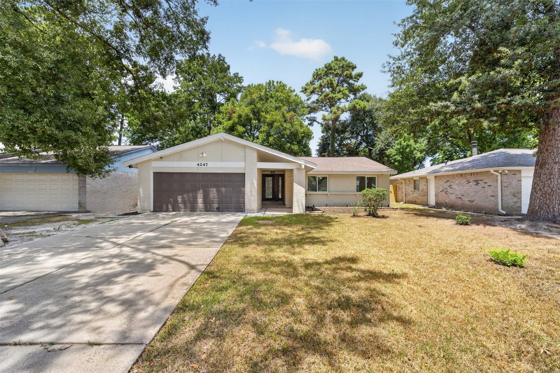 4247 Rosegate