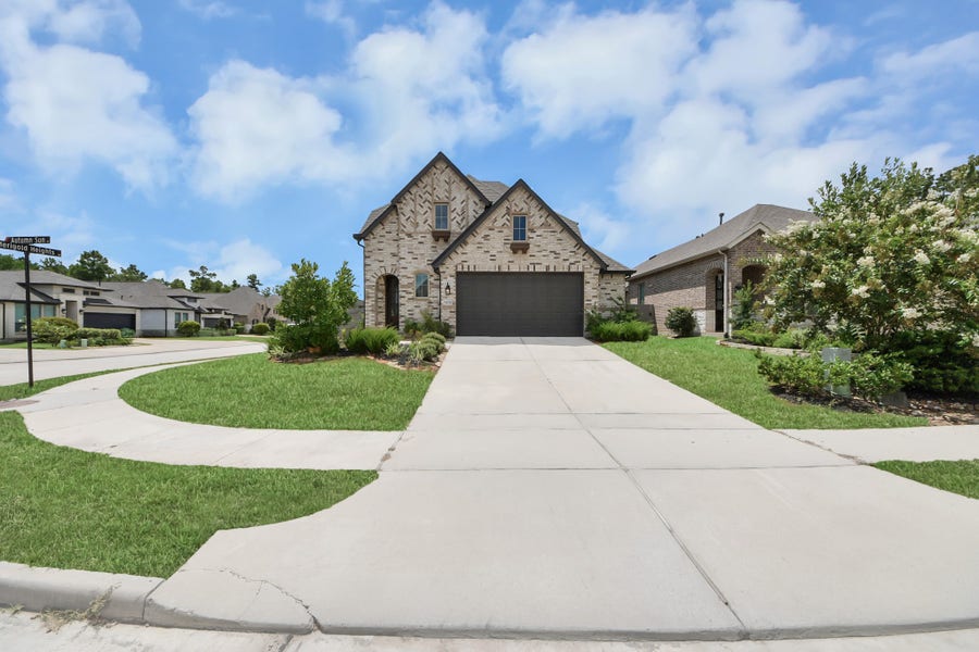 Property photo for 15734 Autumn Sun Court, Conroe, TX