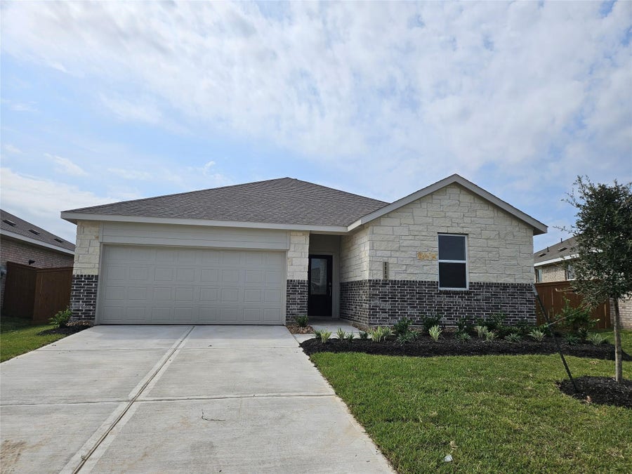Property photo for 9231 Alaska Shores Drive, Baytown, TX