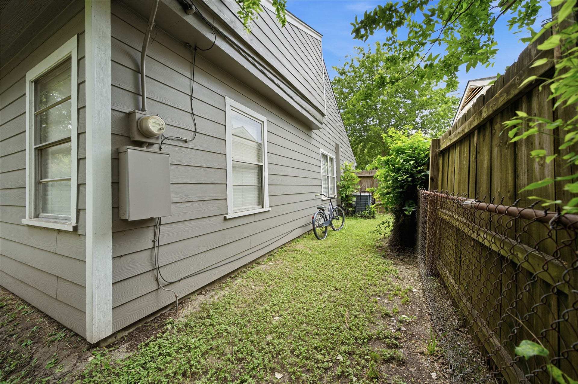 8826 Delilah Street, Houston, TX 77033