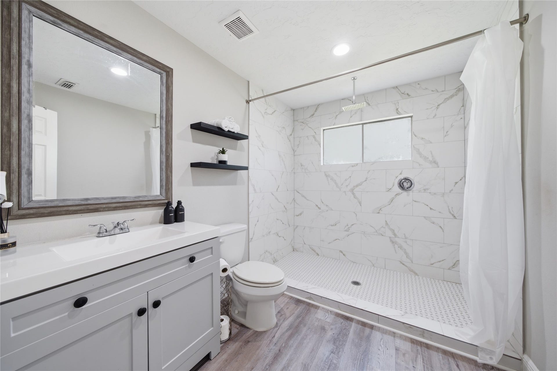 8826 Delilah Street, Houston, TX 77033