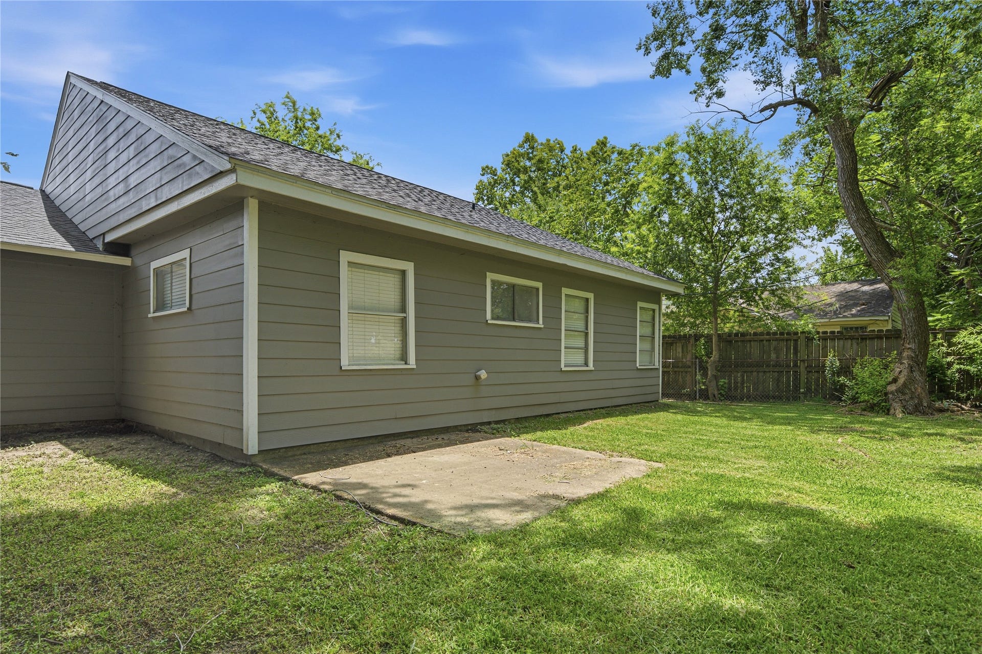 8826 Delilah Street, Houston, TX 77033