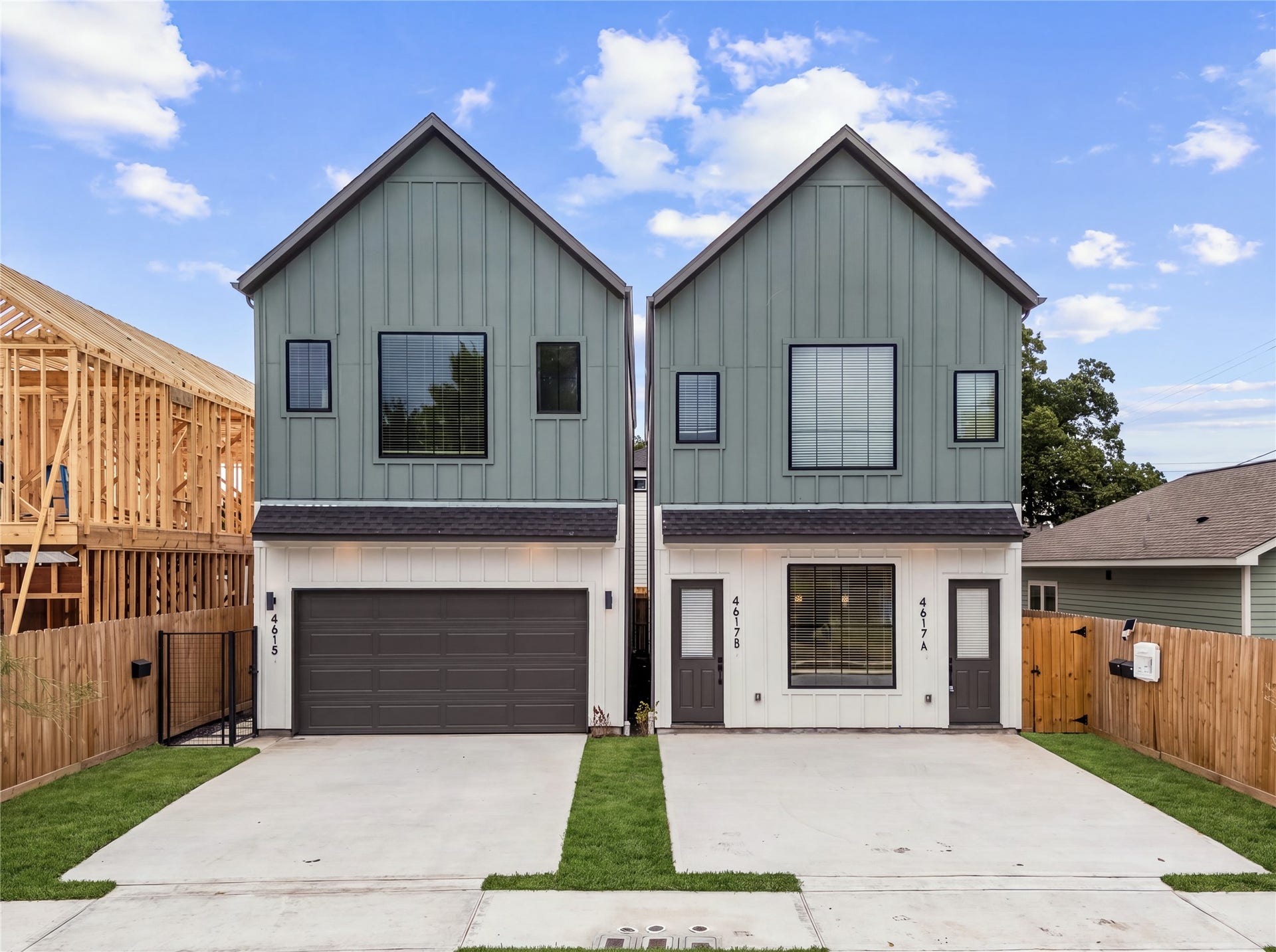 4615 Buck Street, Houston, TX 77020 Welcoming front facade built for stylish, easy inner-loop living.