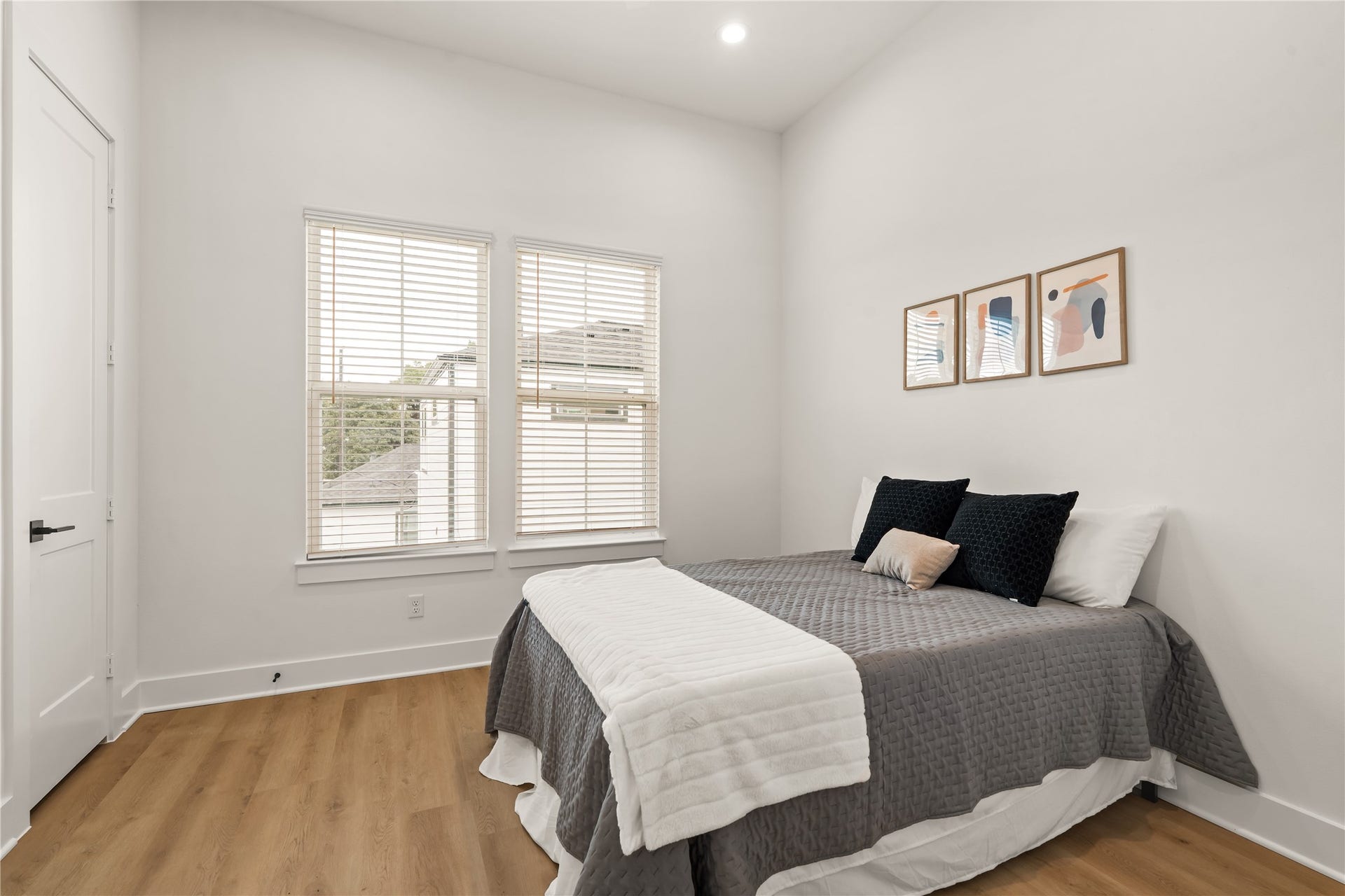 4615 Buck Street, Houston, TX 77020 Spacious secondary bedroom offering a quiet, comfortable retreat for family or guests.