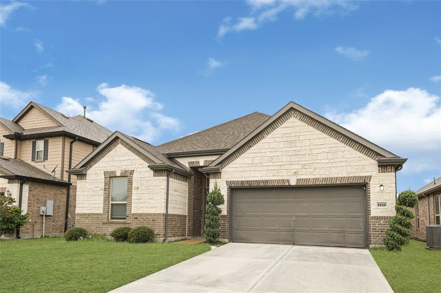 Property photo for 3220 Anderwood Arbor Lane, Pearland, TX