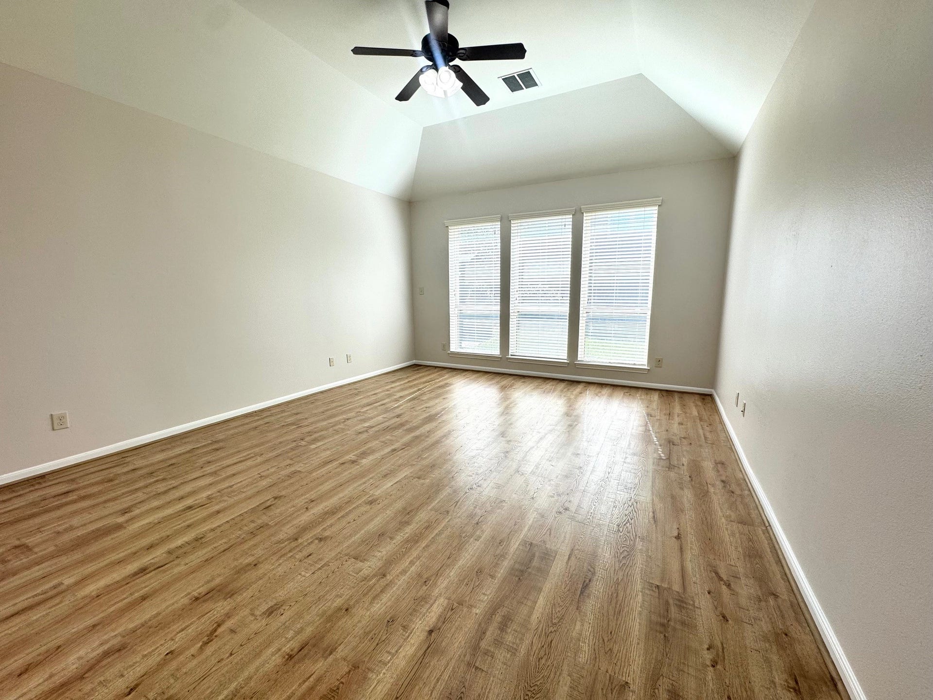 9919 Rochs Hill Court Corner, Katy, TX 77494 Master Bedroom