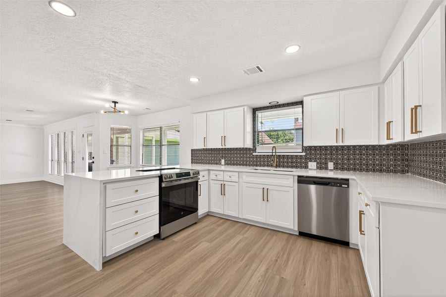 Property photo for 2730 Blue Glen Lane, Houston, TX