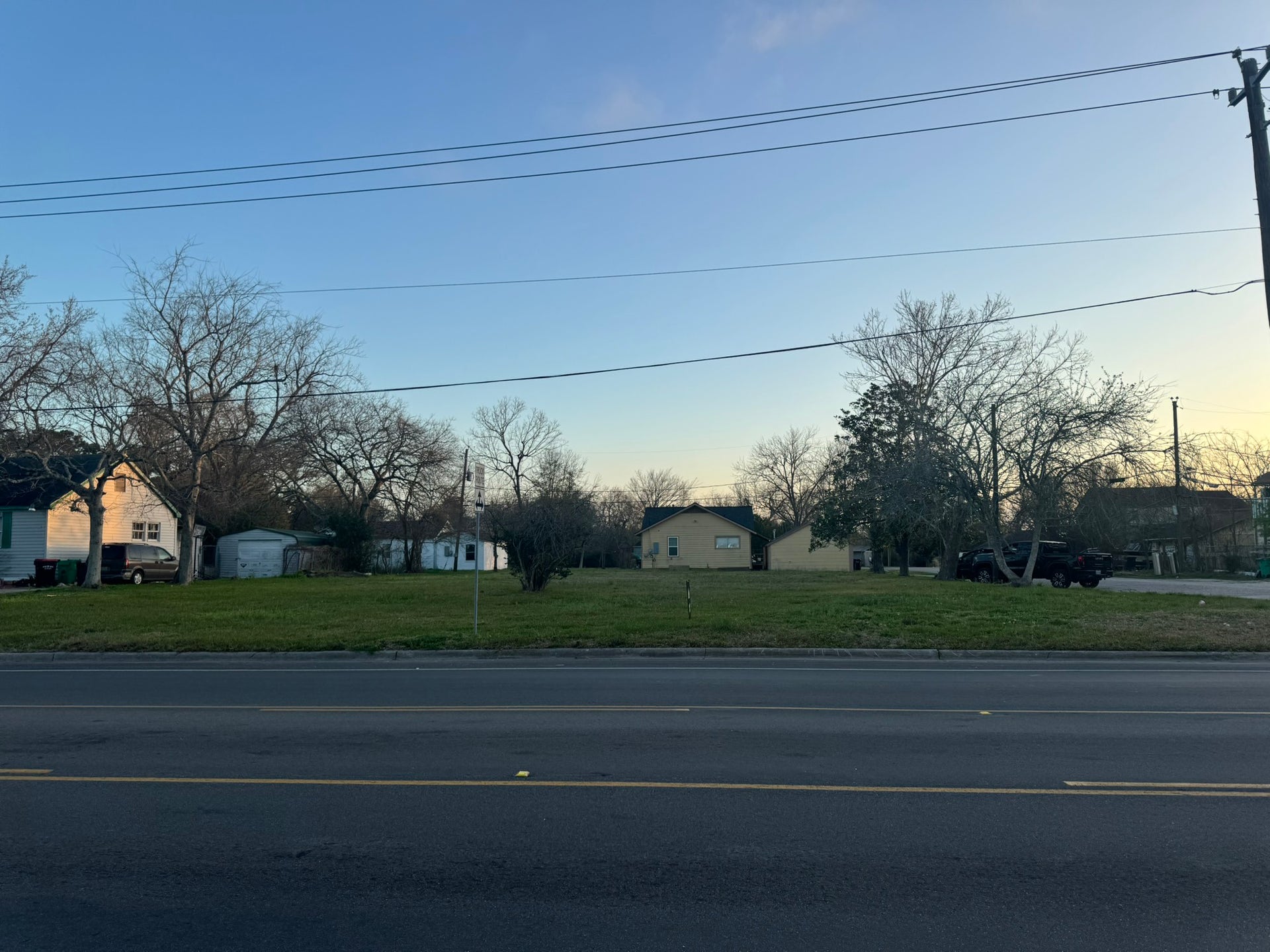 1921 W Main Street, Baytown, TX 77520 1921 W Main Street, Baytown, TX 77520