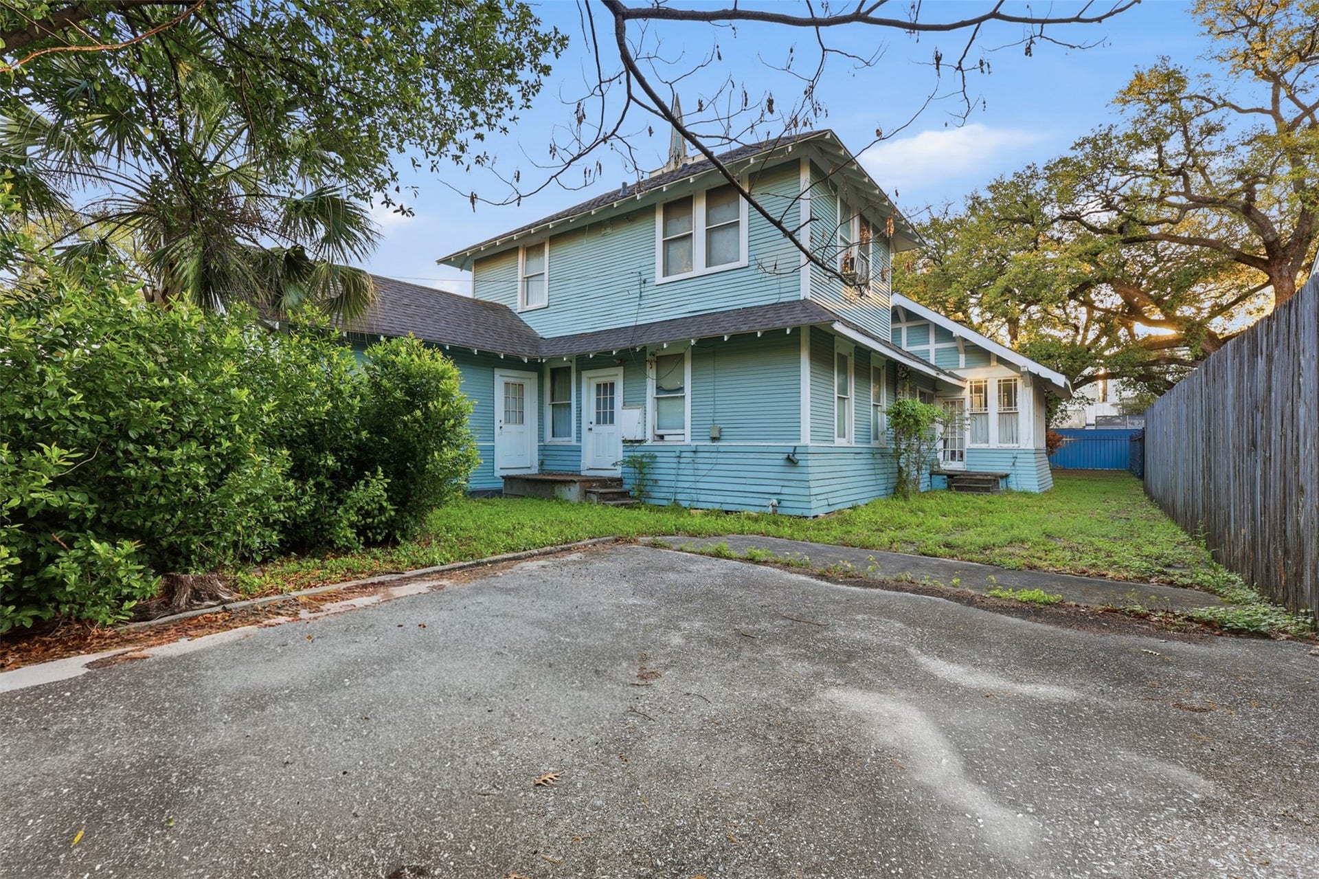 3308 Yupon Street, Houston, TX 77006 3308 Yupon Street, Houston, TX 77006