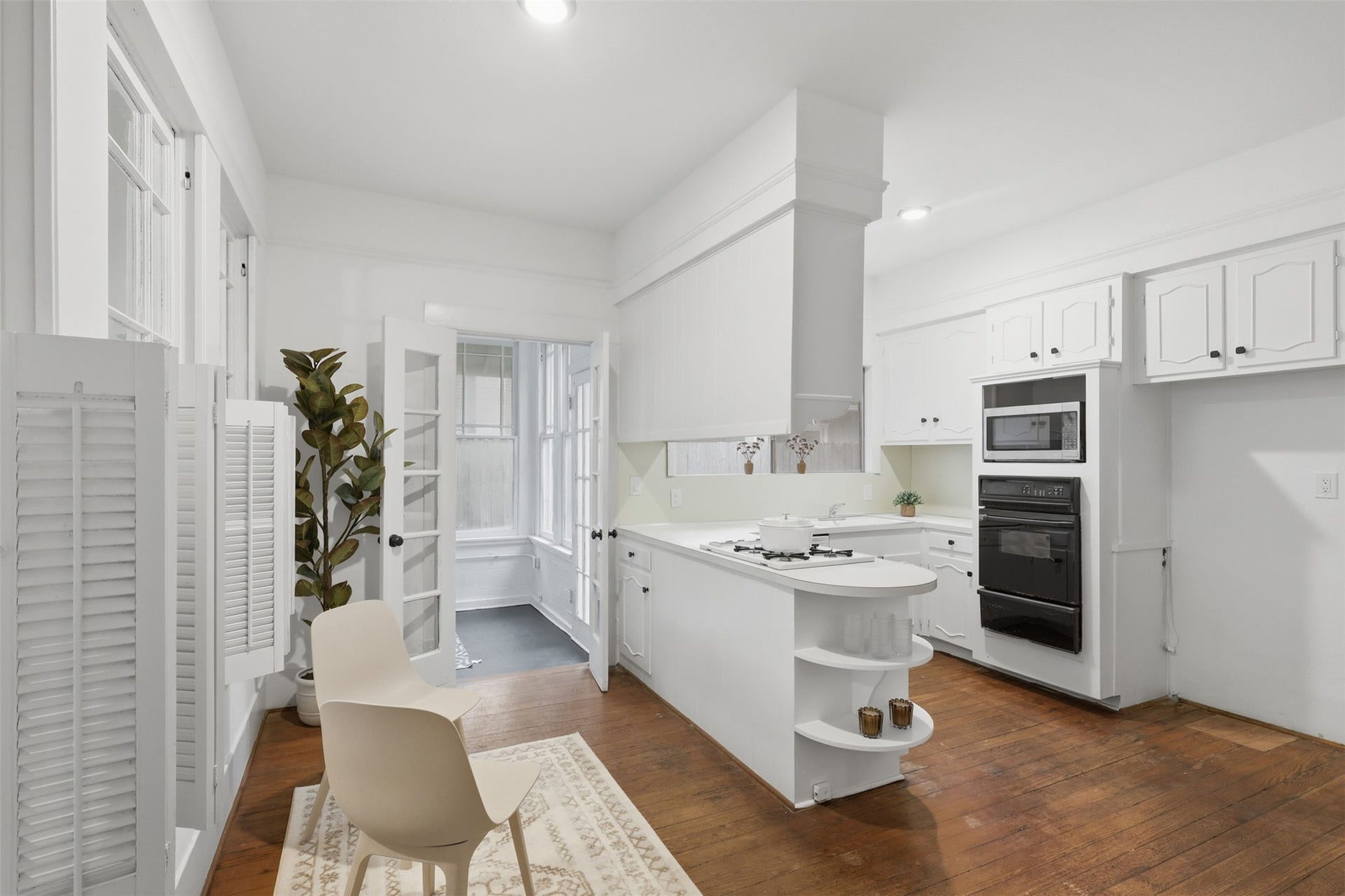 3308 Yupon Street, Houston, TX 77006 3308 Yupon Street, Houston, TX 77006
