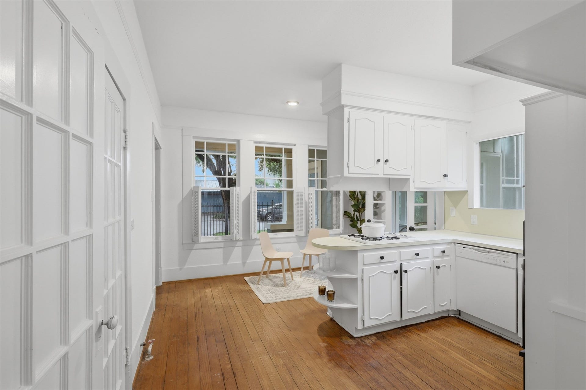 3308 Yupon Street, Houston, TX 77006 3308 Yupon Street, Houston, TX 77006