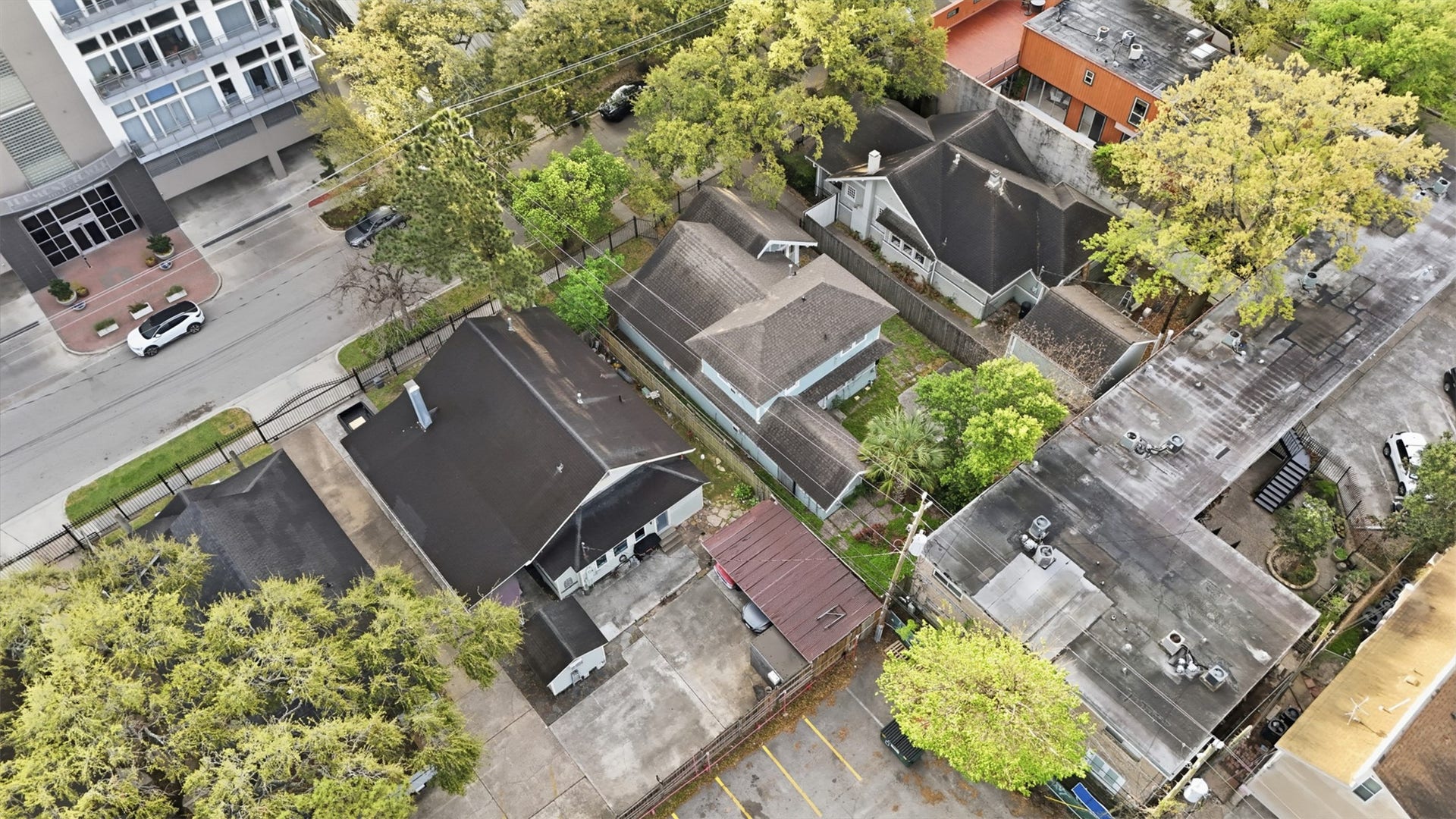 3308 Yupon Street, Houston, TX 77006 3308 Yupon Street, Houston, TX 77006