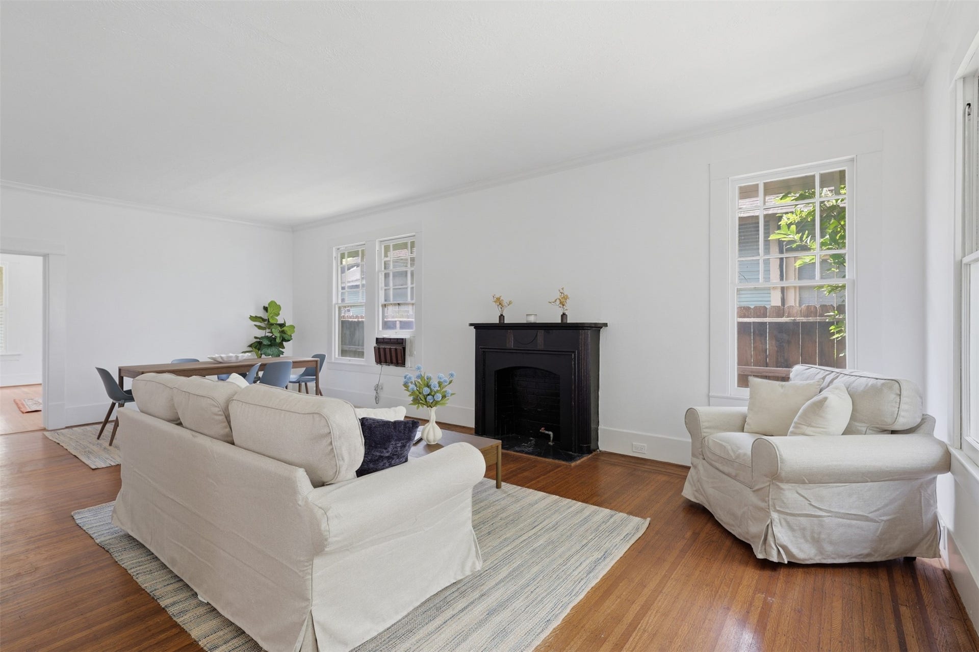 3308 Yupon Street, Houston, TX 77006 3308 Yupon Street, Houston, TX 77006
