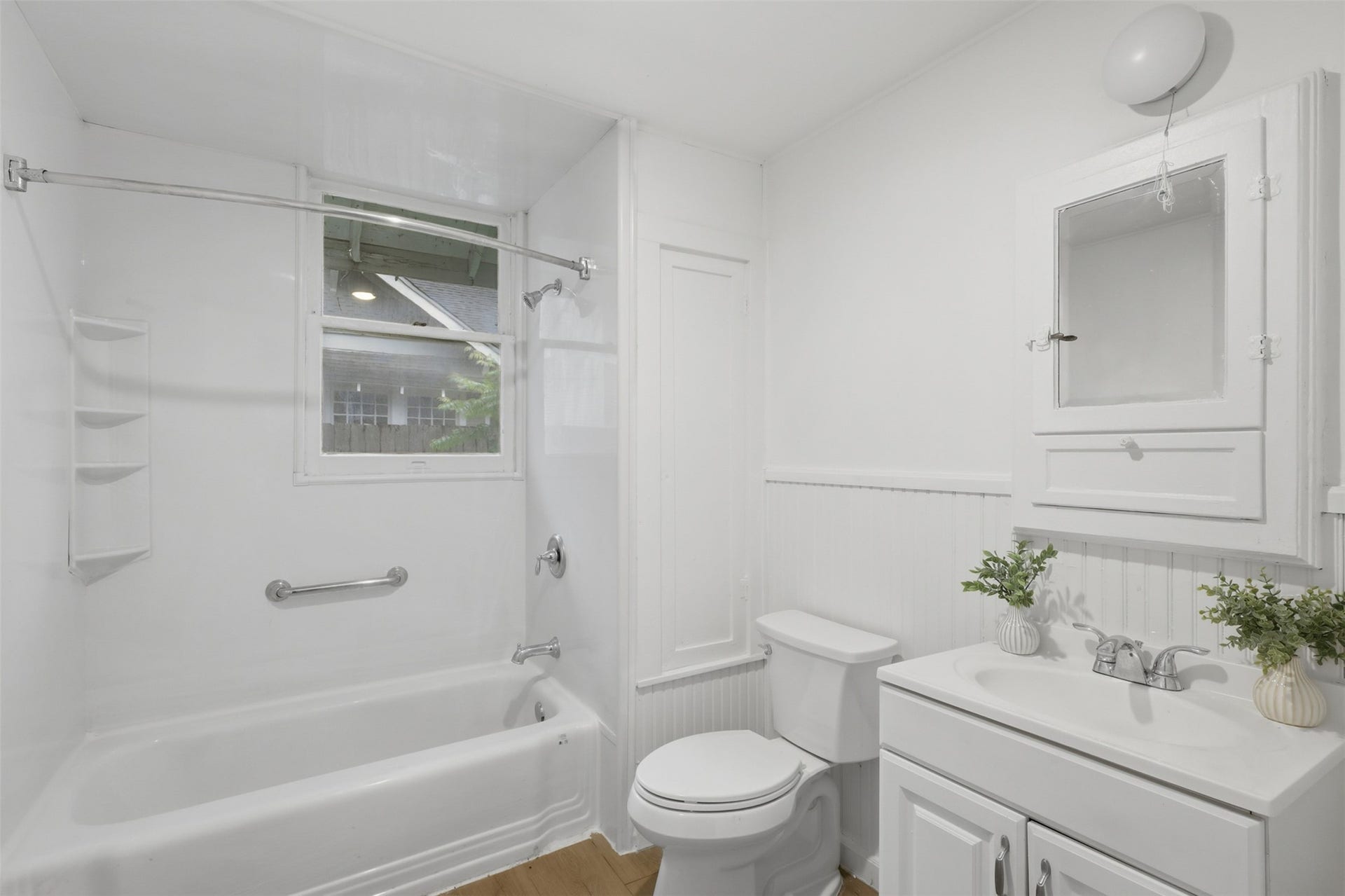 3308 Yupon Street, Houston, TX 77006 3308 Yupon Street, Houston, TX 77006
