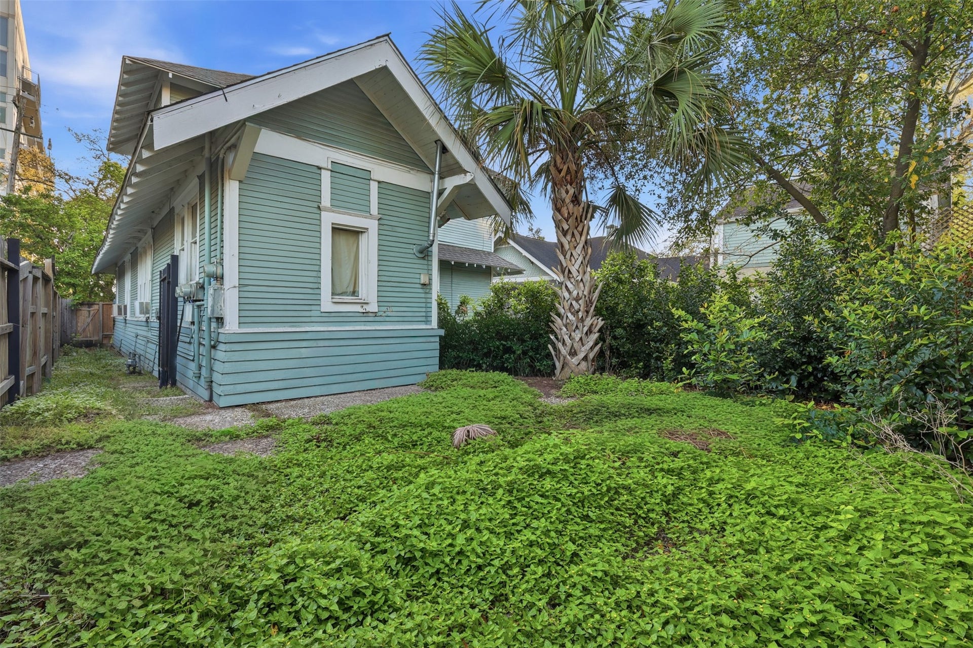 3308 Yupon Street, Houston, TX 77006 3308 Yupon Street, Houston, TX 77006