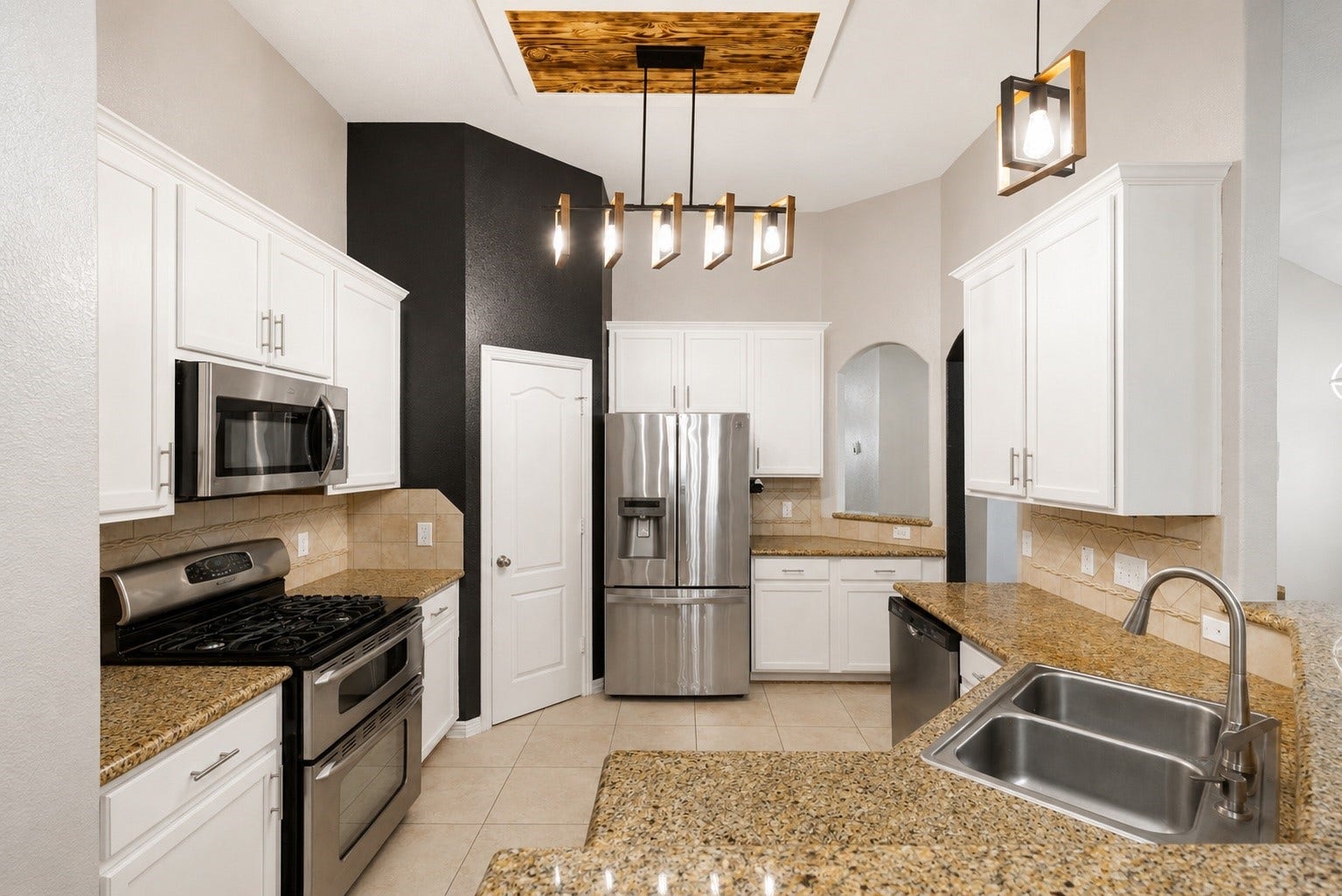 8022 N Tarrytown Crossing Drive, Conroe, TX 77304 KITCHEN